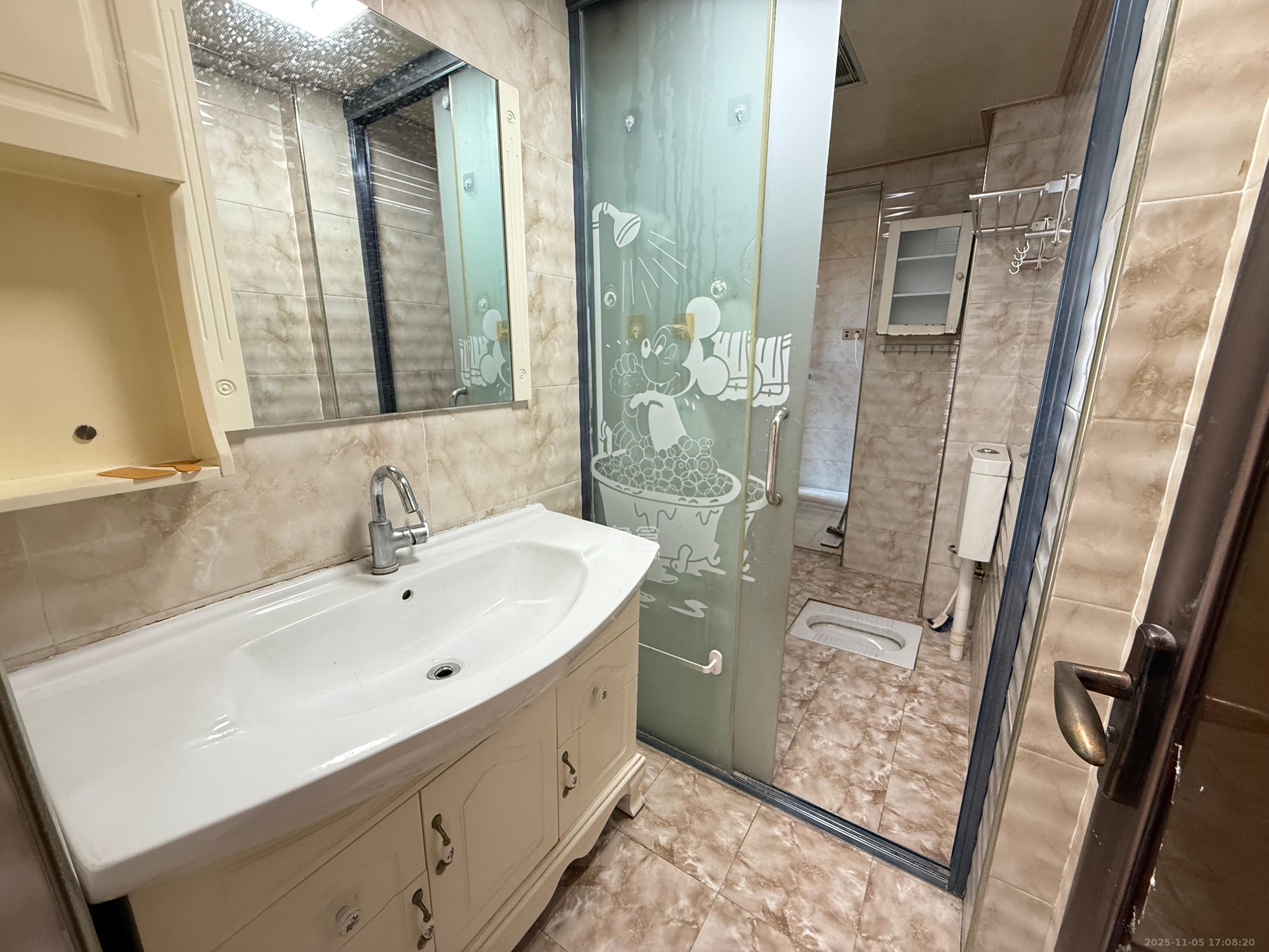 华润凤凰城三期  3室2厅1卫    2200.0元/月室内图