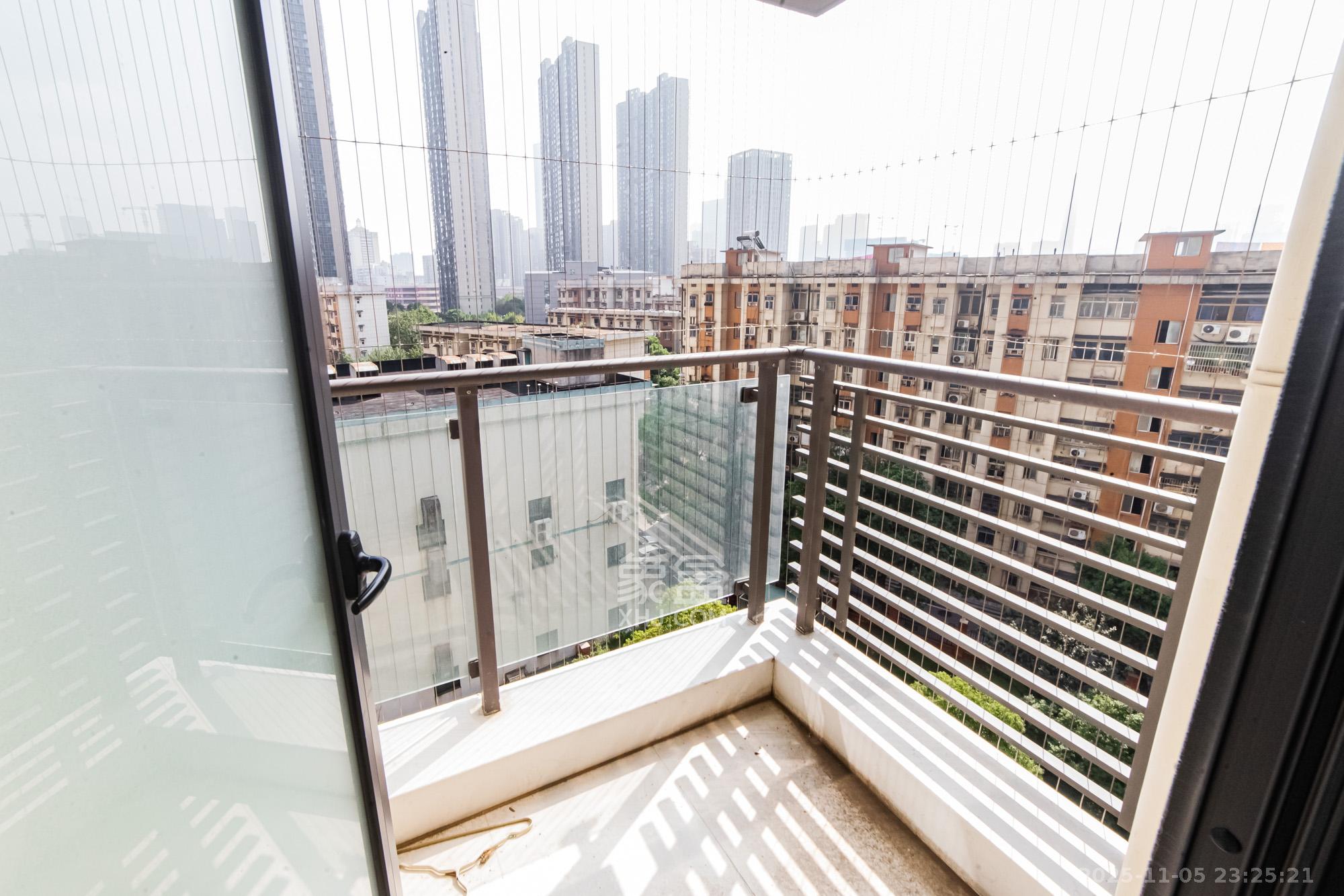 北辰瀚江府 3室2厅2卫 238.0万 北辰瀚江府 3室2厅2卫 238.0万阳台