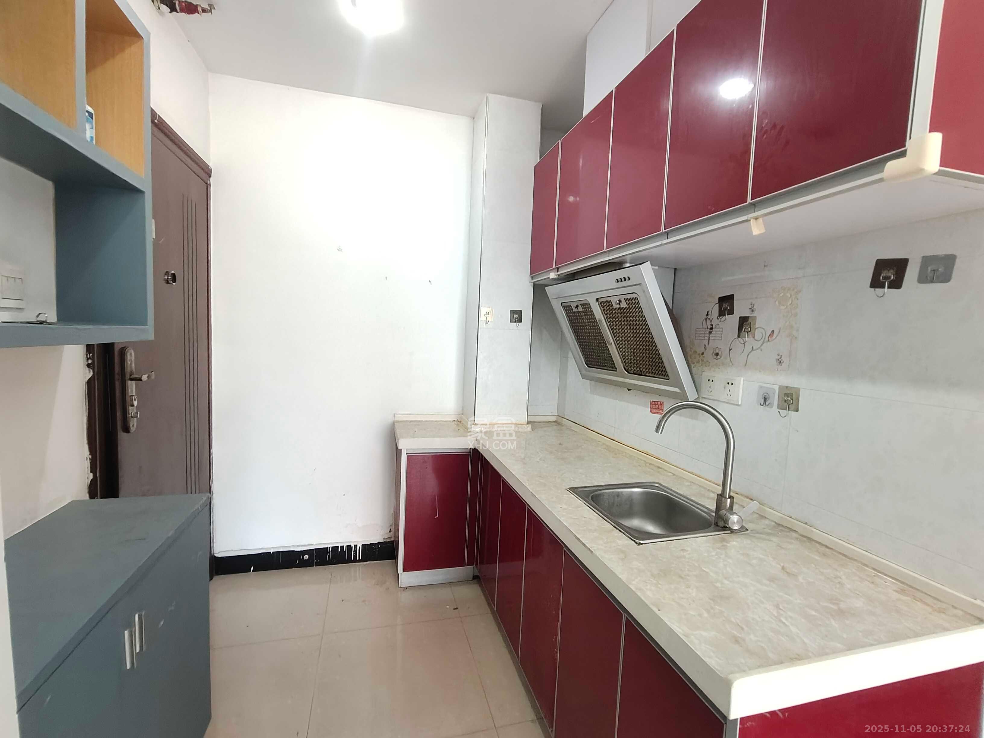 融圣国际 1室1厅1卫 1400.0元/月 融圣国际 1室1厅1卫 1400.0元/月室内图