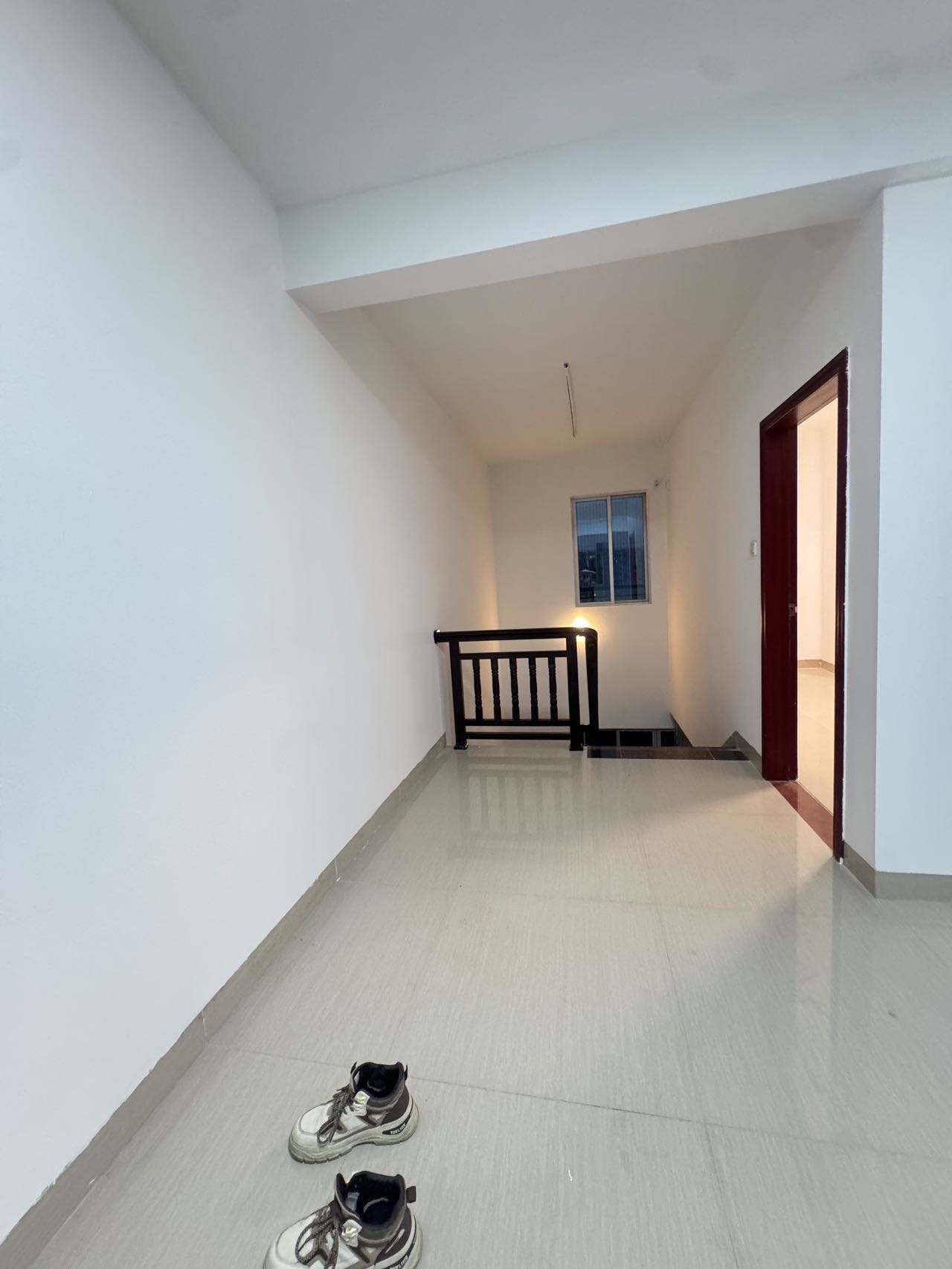 和谐家园(锦和广场) 6室3厅4卫 318.0万 和谐家园(锦和广场) 6室3厅4卫 318.0万客厅