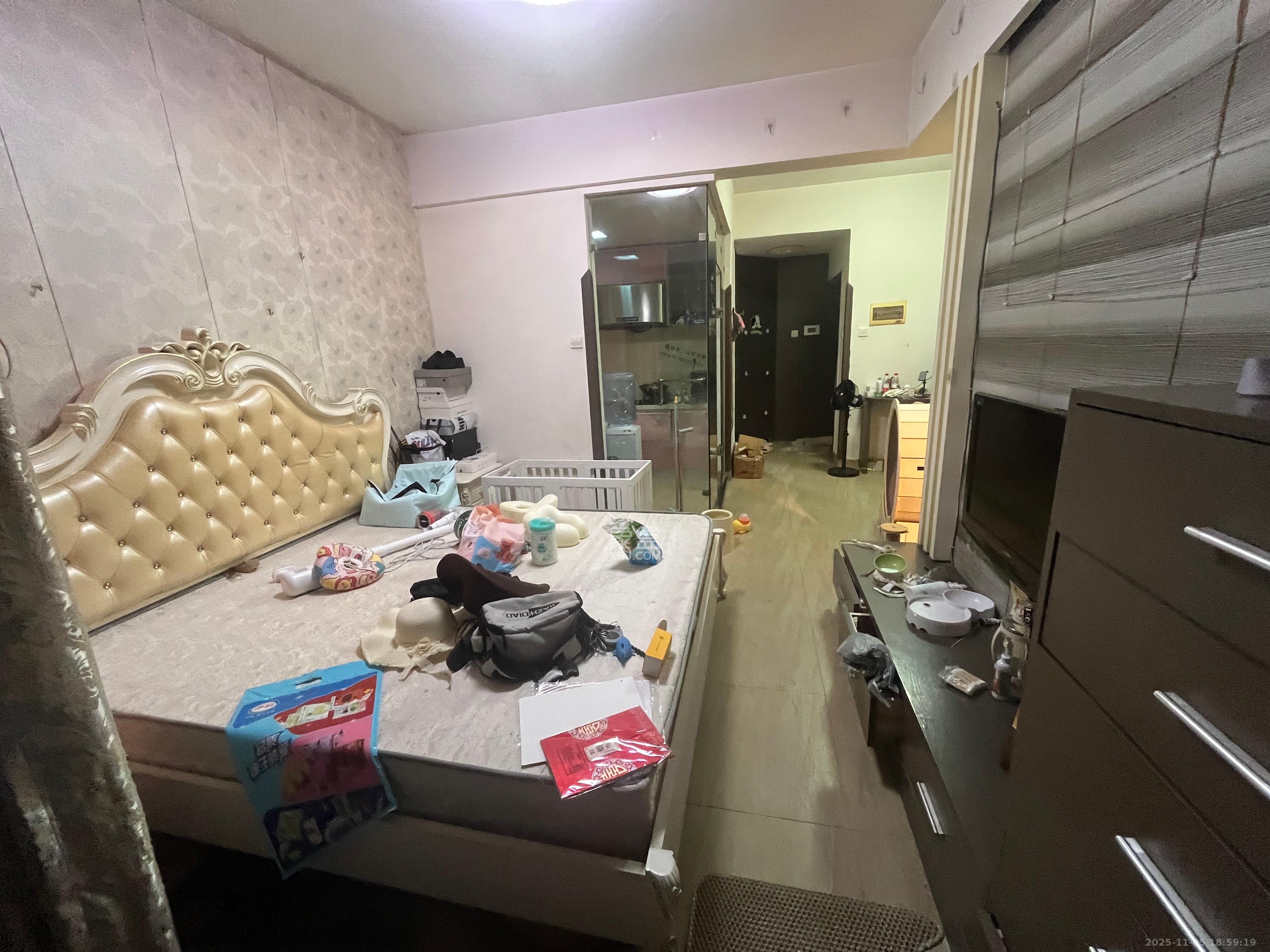 上河国际B座  1室1厅1卫    1600.0元/月室内图