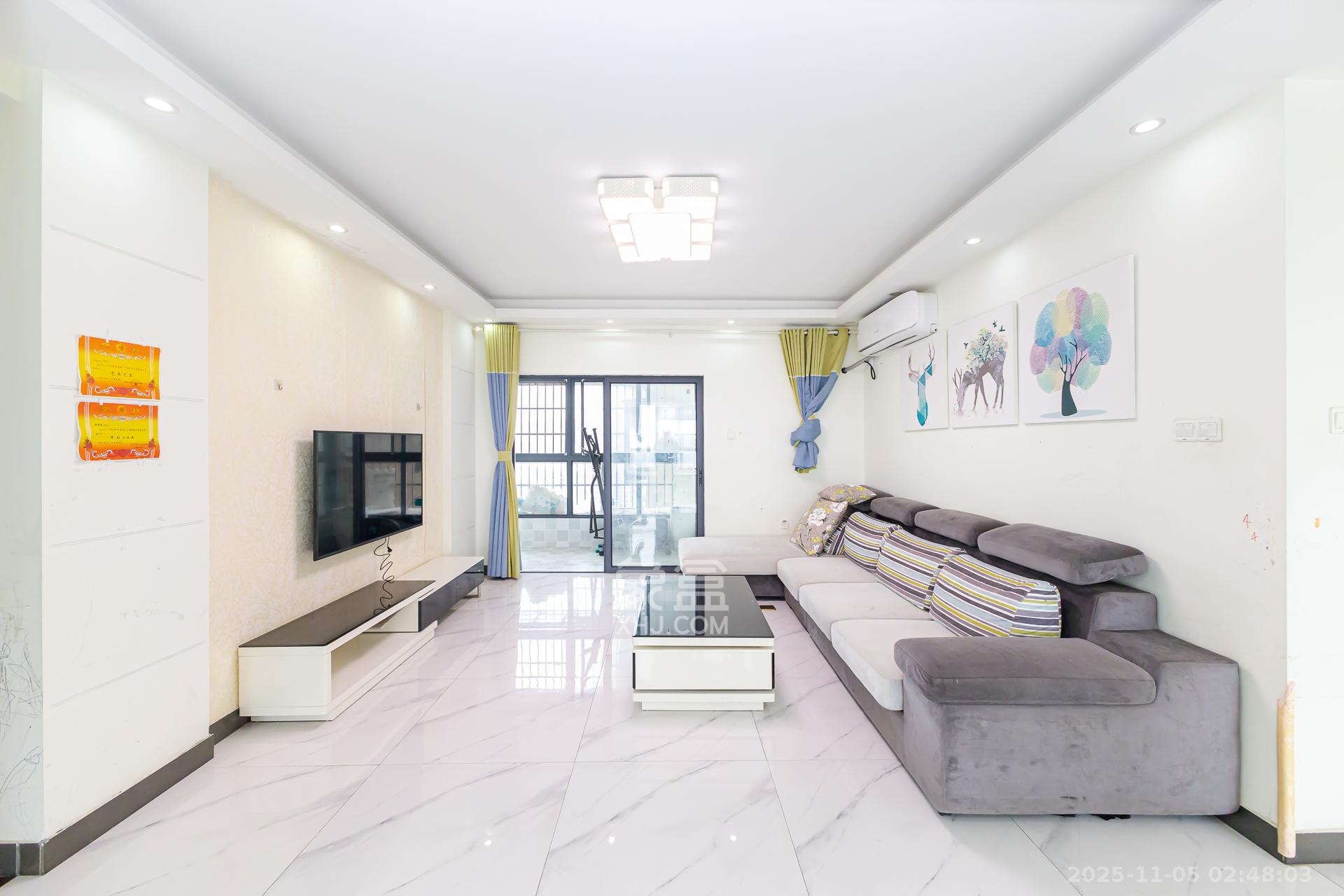 勤诚达新界 1室2厅1卫 114.0万 勤诚达新界 1室2厅1卫 114.0万客厅