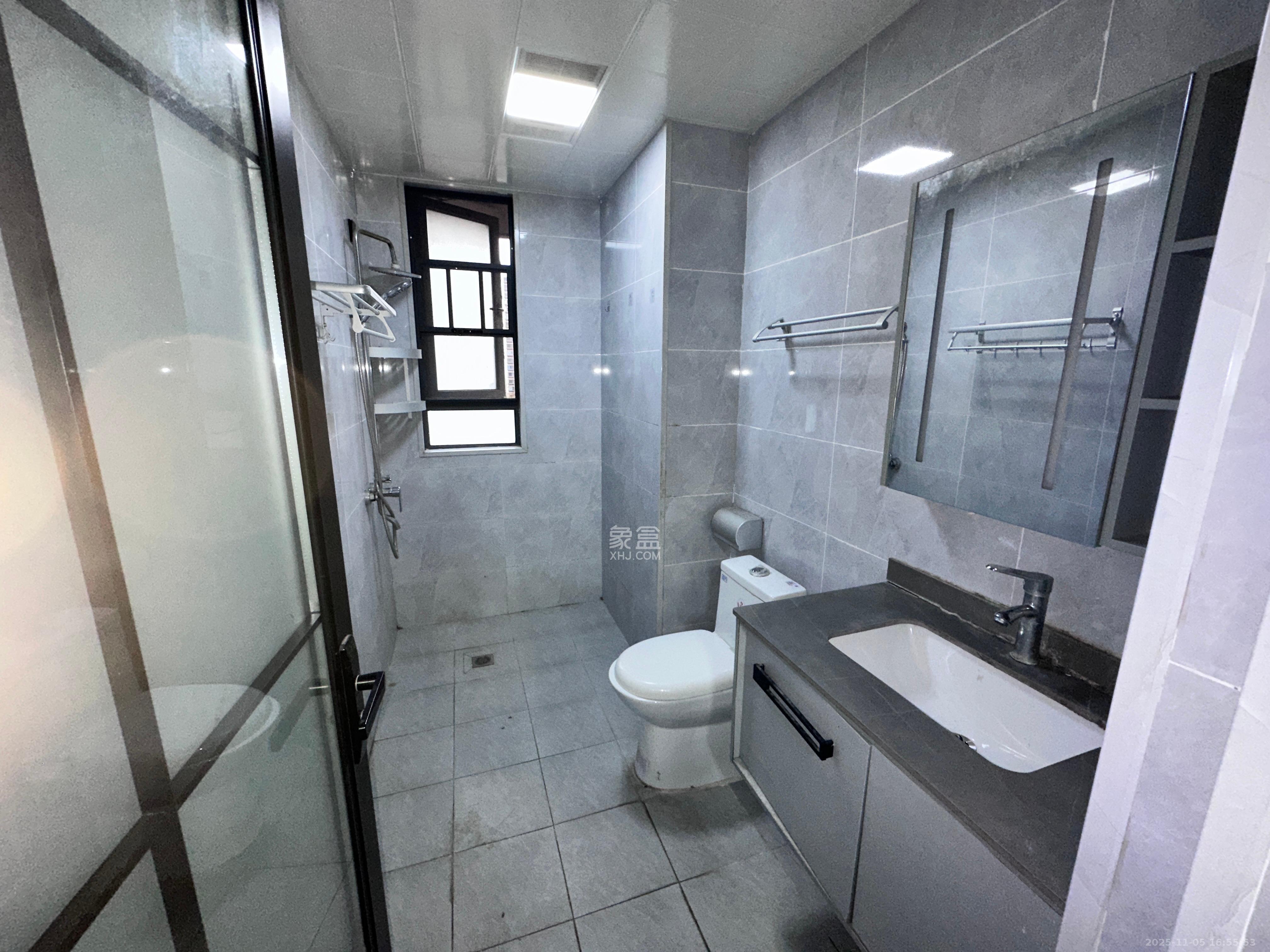 碧桂园南城首府(东宸林海) 3室2厅2卫 2000.0元/月 碧桂园南城首府(东宸林海) 3室2厅2卫 2000.0元/月室内图