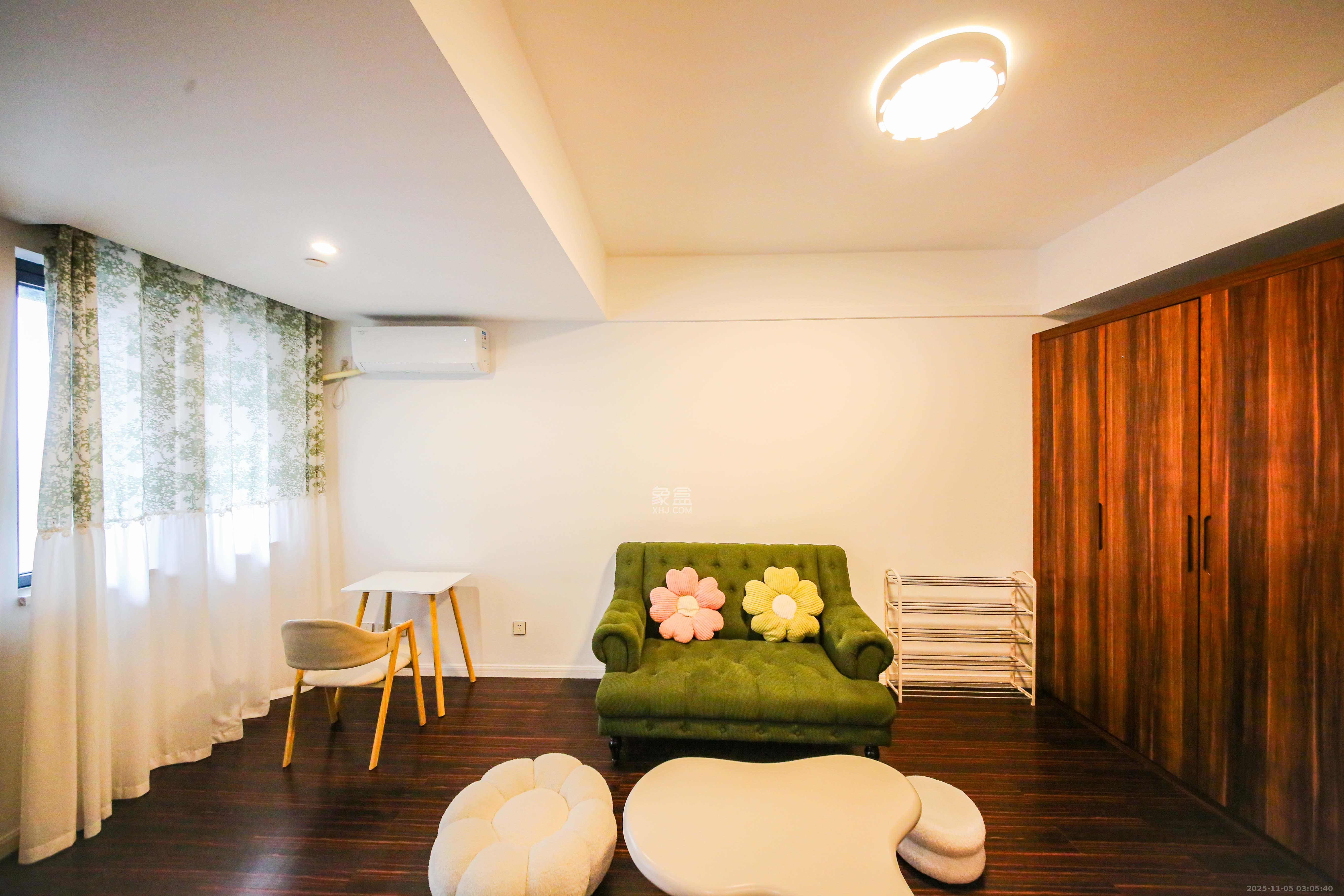 德思勤城市广场（宝格丽公寓）  1室1厅1卫    47.0万客厅