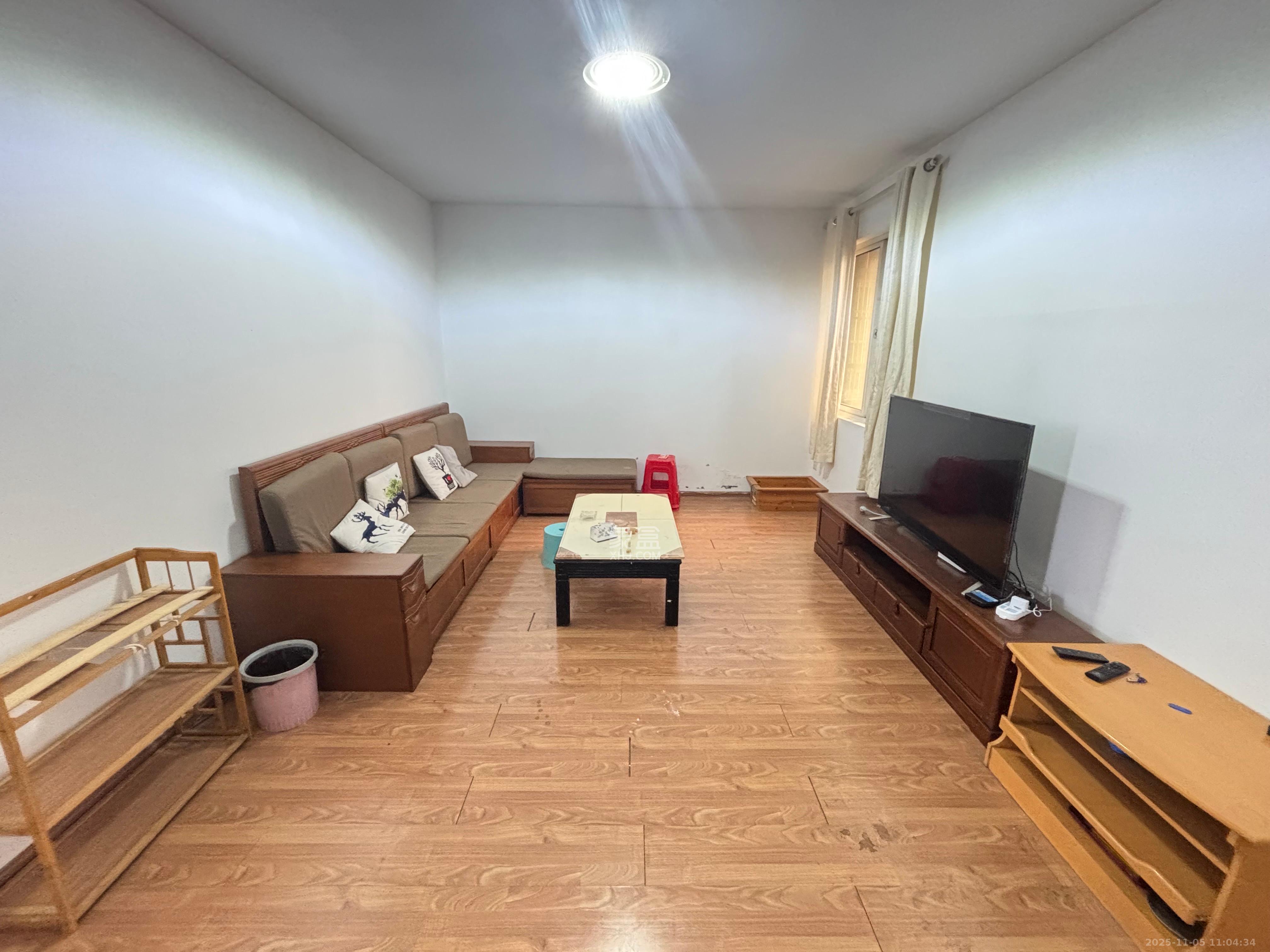 巧克力空间（建鸿达现代大厦）  2室2厅1卫    2000.0元/月室内图