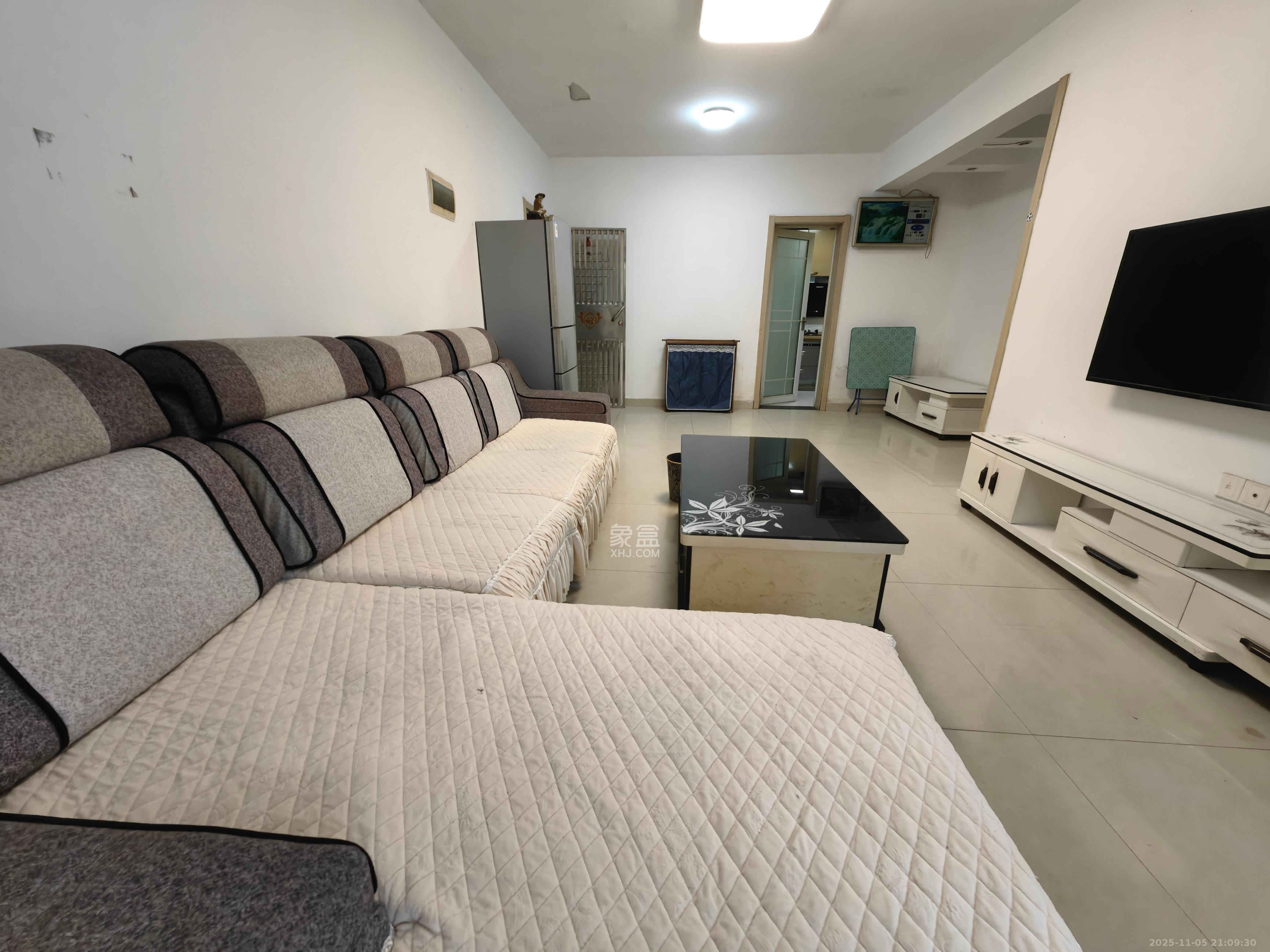 麓谷锦和园 3室2厅1卫 2000.0元/月 麓谷锦和园 3室2厅1卫 2000.0元/月室内图