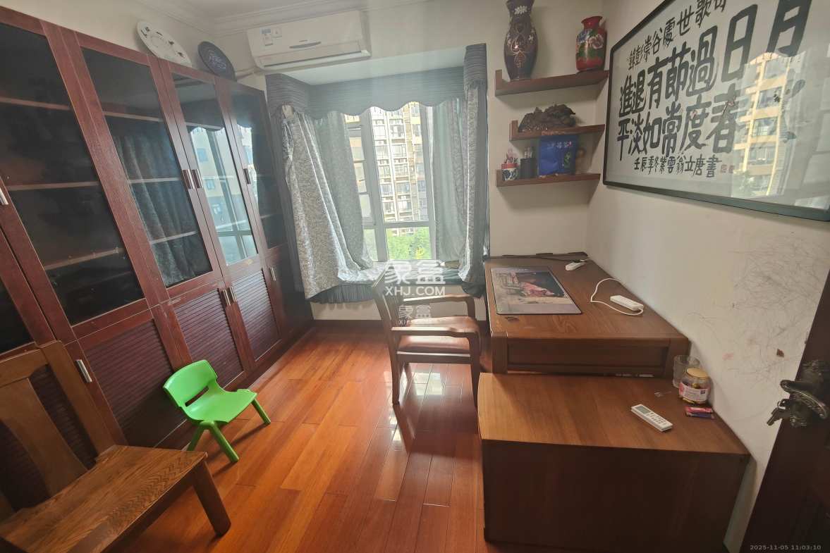 泊爱蓝湾 4室2厅2卫 3200.0元/月 泊爱蓝湾 4室2厅2卫 3200.0元/月室内图