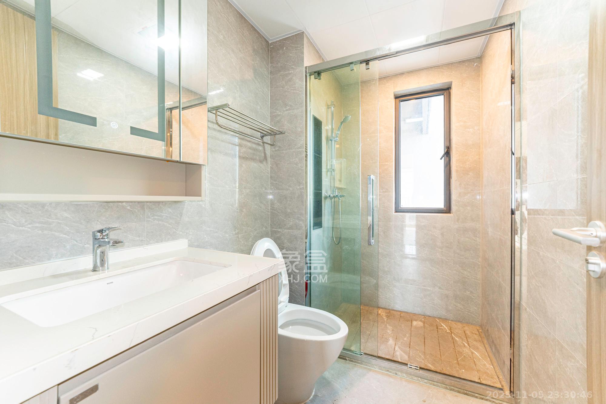 三一云谷 3室2厅2卫 120.0万 三一云谷 3室2厅2卫 120.0万卫生间