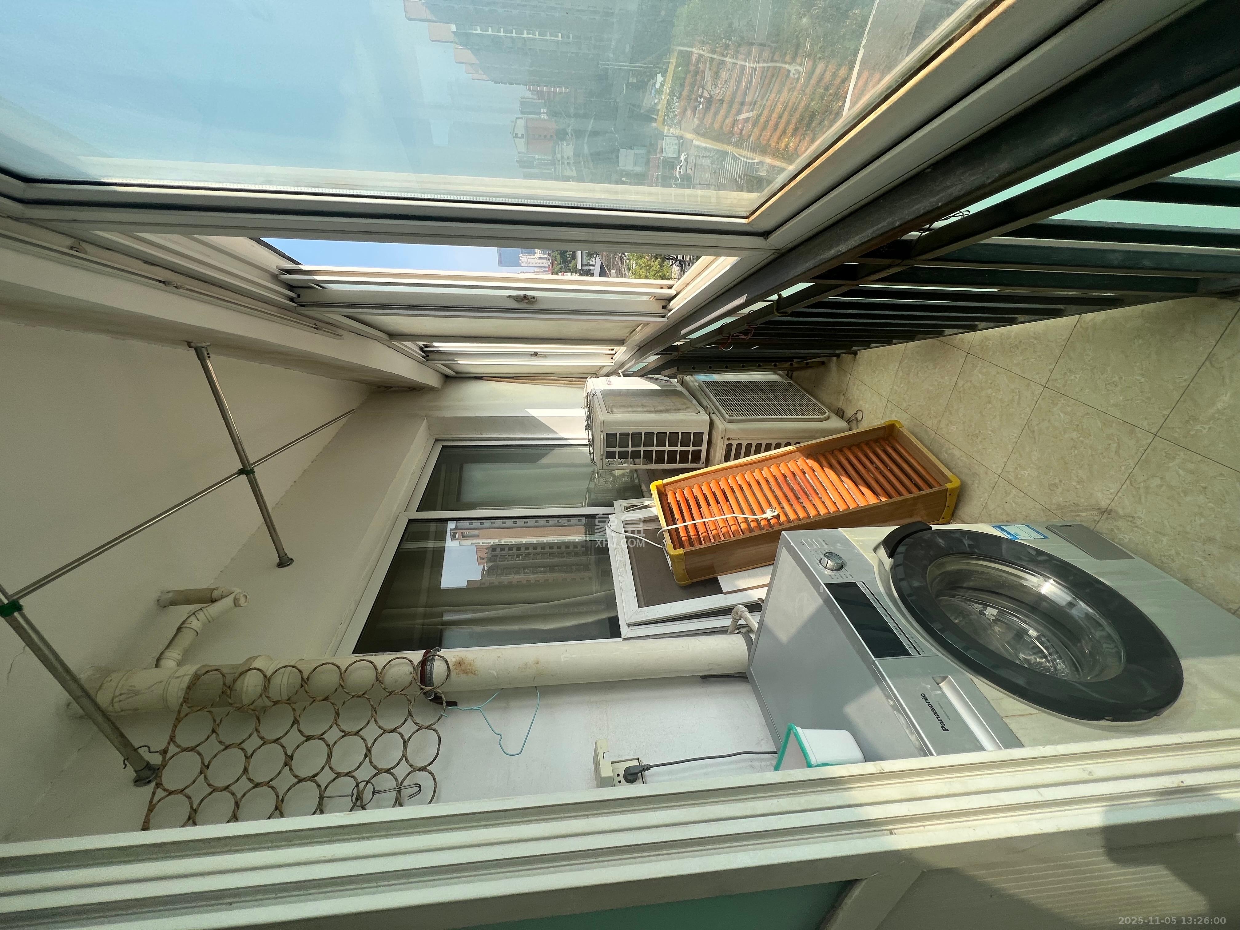 未来现代城  2室2厅1卫    1800.0元/月室内图