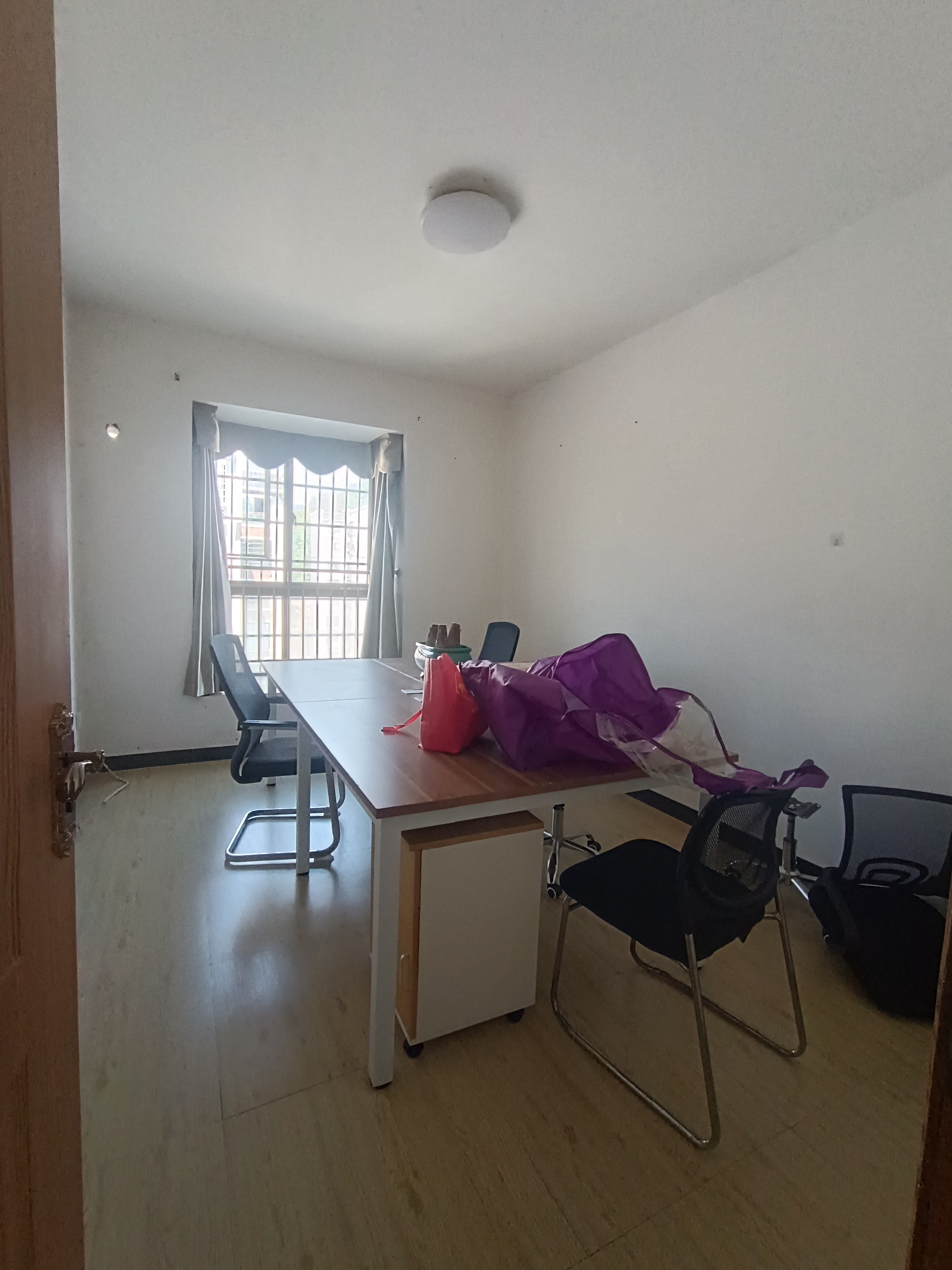 鸿泰冶金雅苑 3室2厅2卫 1800.0元/月 鸿泰冶金雅苑 3室2厅2卫 1800.0元/月室内图