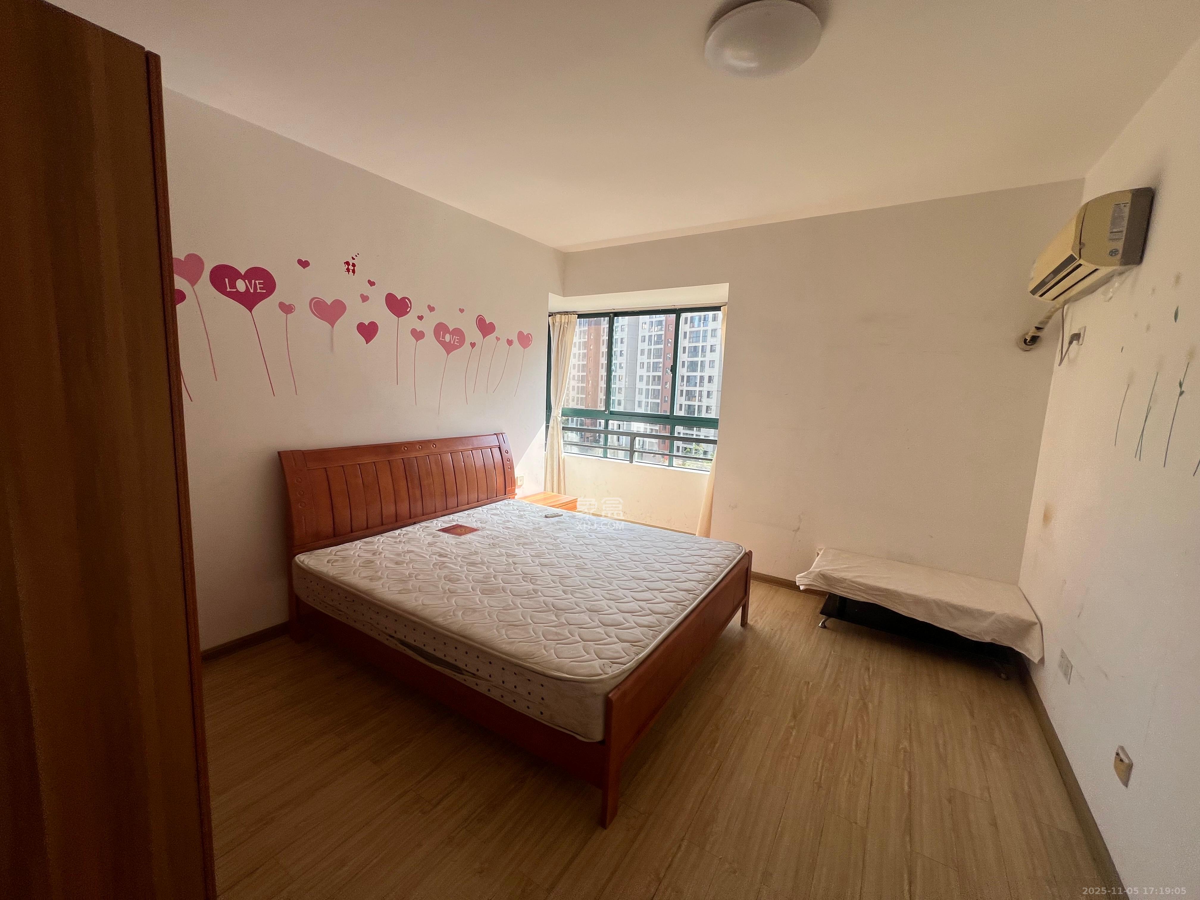 华盛世纪新城  1室2厅2卫    2500.0元/月室内图