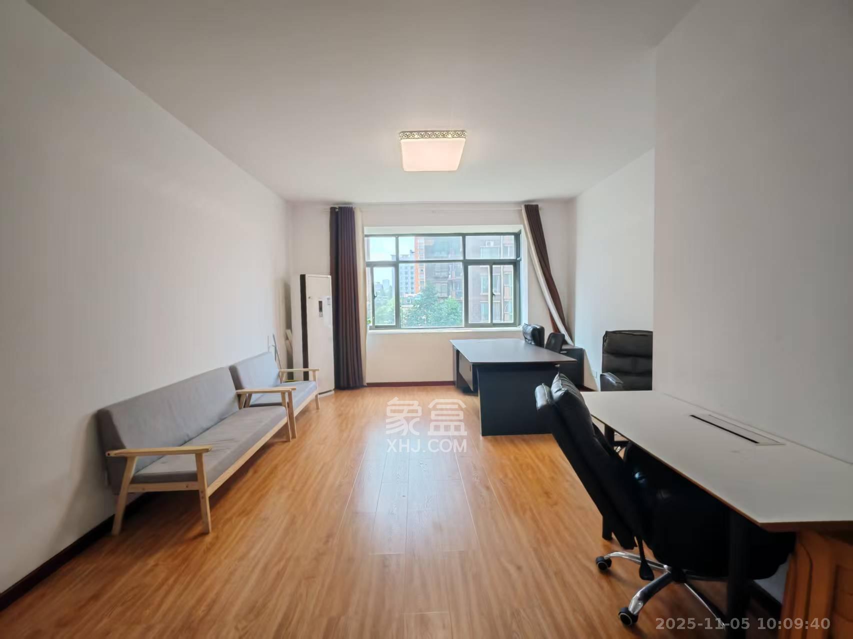 恒盛世家 3室2厅2卫 2300.0元/月 恒盛世家 3室2厅2卫 2300.0元/月室内图