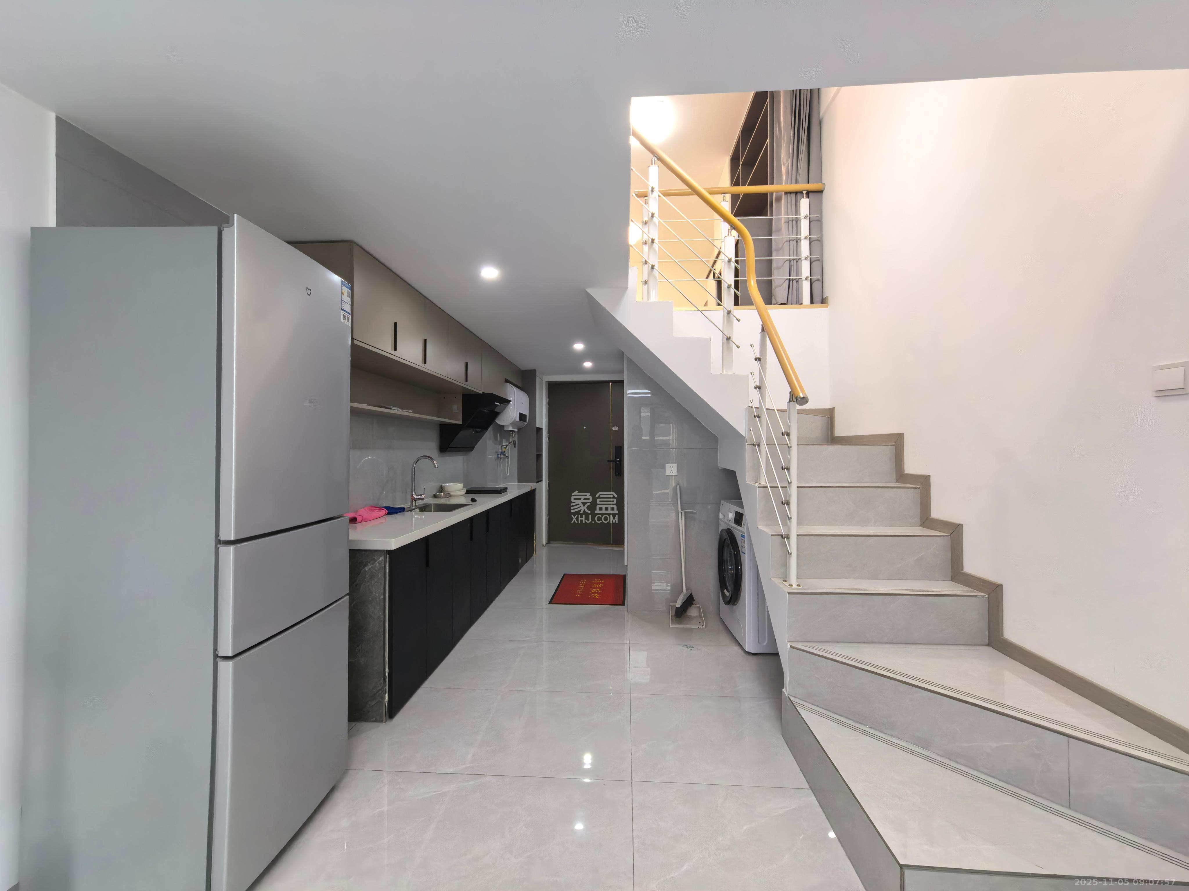 中交广场公寓  1室1厅1卫    2200.0元/月室内图