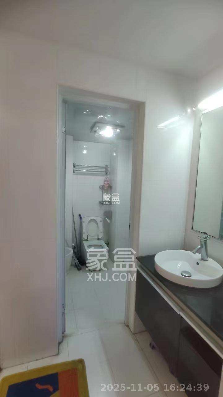 左岸右岸 2室1厅1卫 2100.0元/月 左岸右岸 2室1厅1卫 2100.0元/月室内图