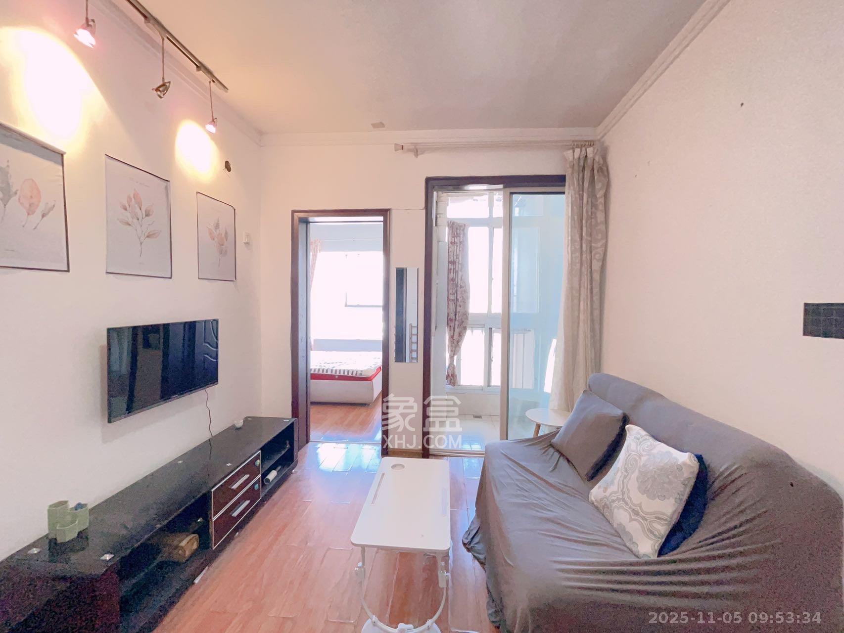 白沙晶城  1室1厅1卫    1800.0元/月