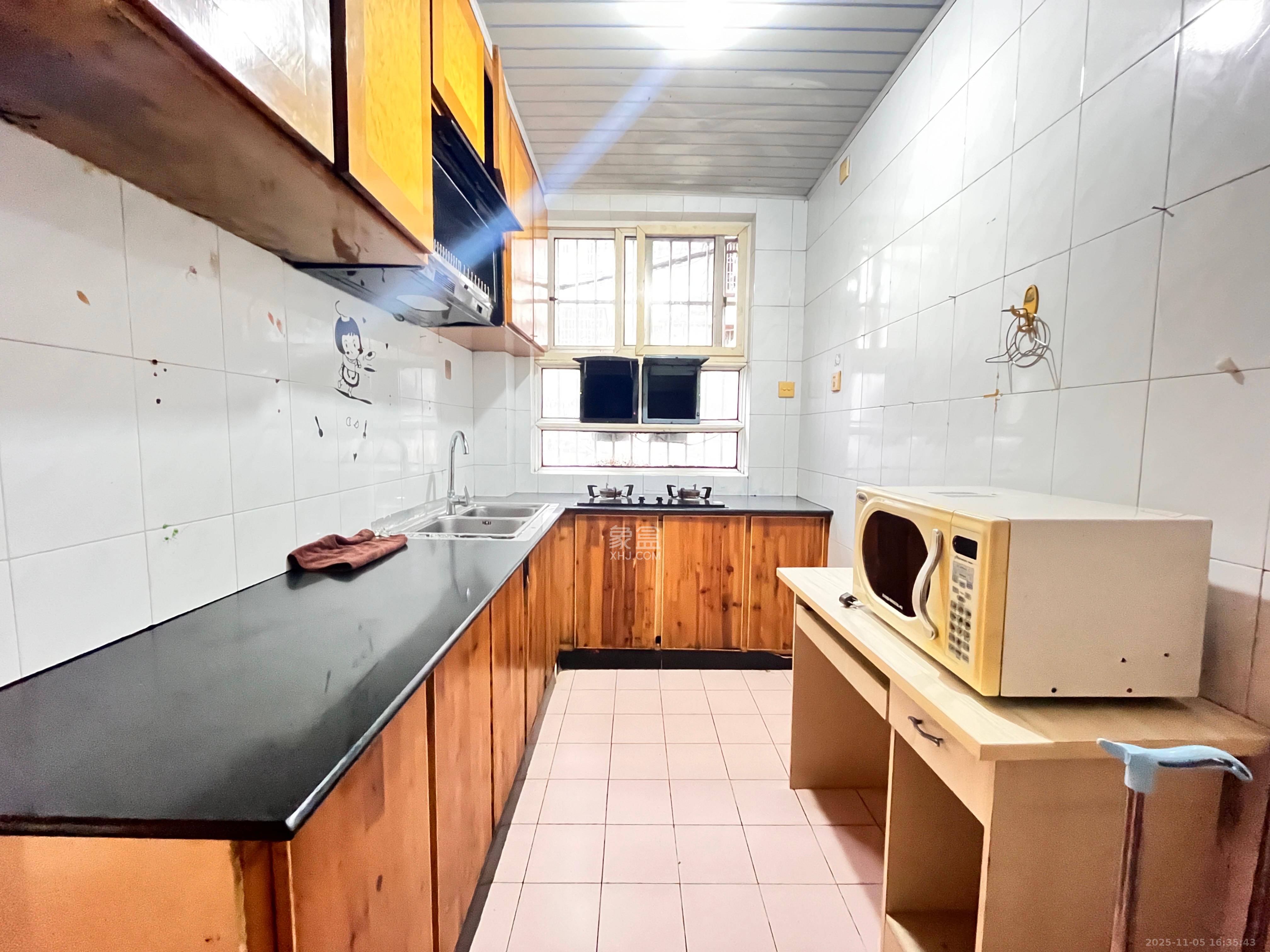 德政园  2室2厅1卫    1800.0元/月室内图