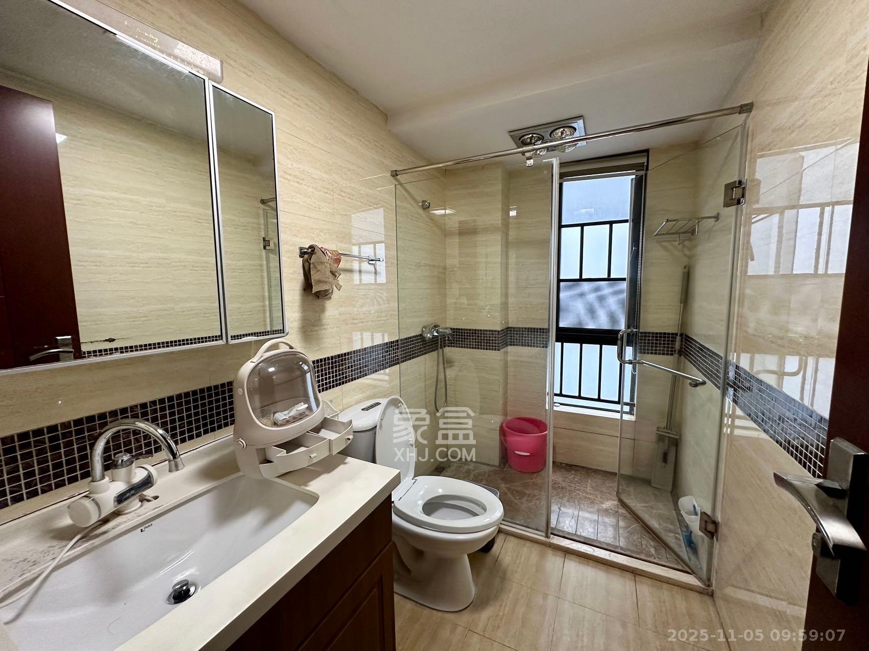 达美D6区  4室2厅2卫    2800.0元/月室内图