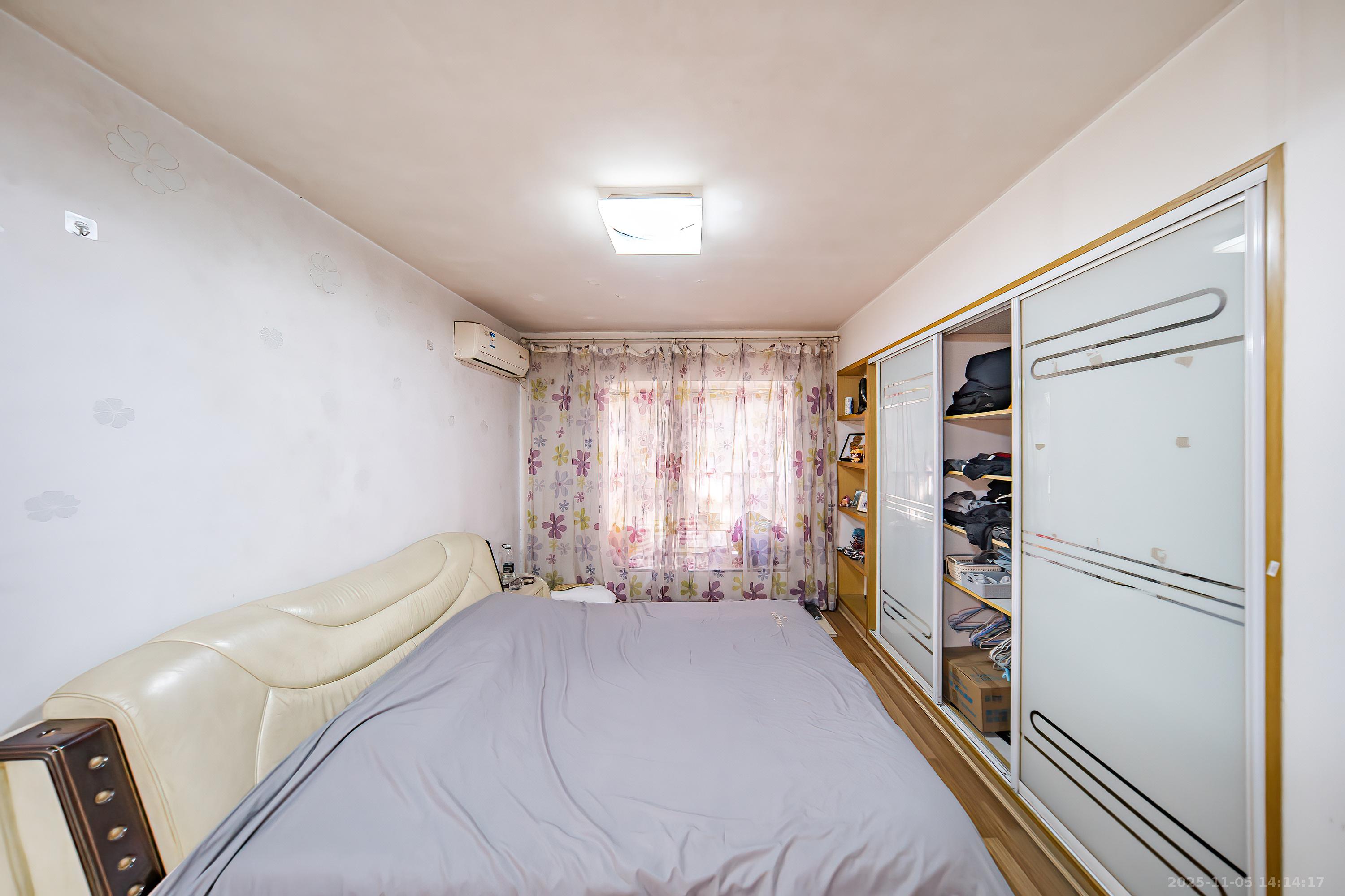 佳阳悦景馨都  2室1厅1卫    65.0万卧室