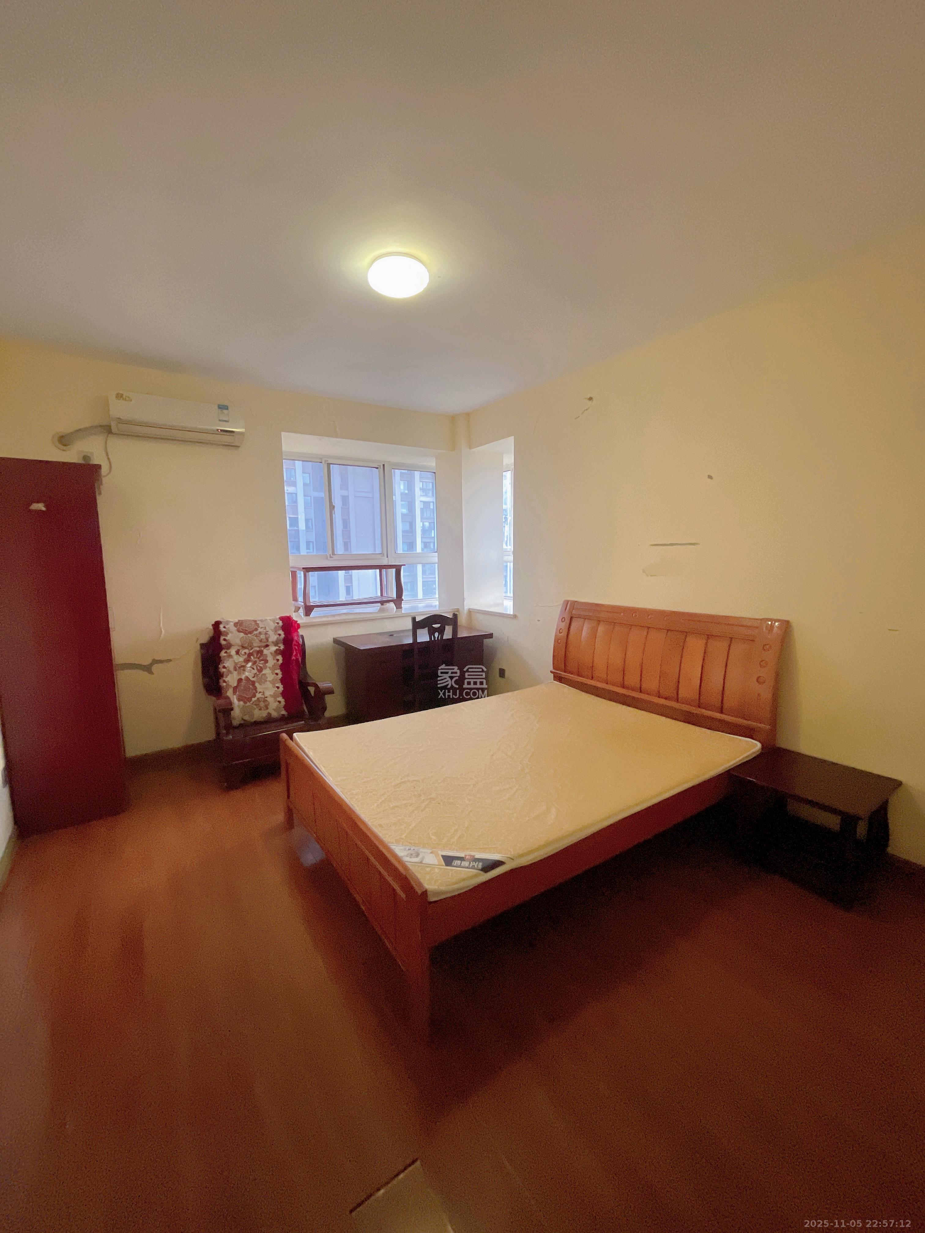 润芳园  3室2厅1卫    2000.0元/月室内图