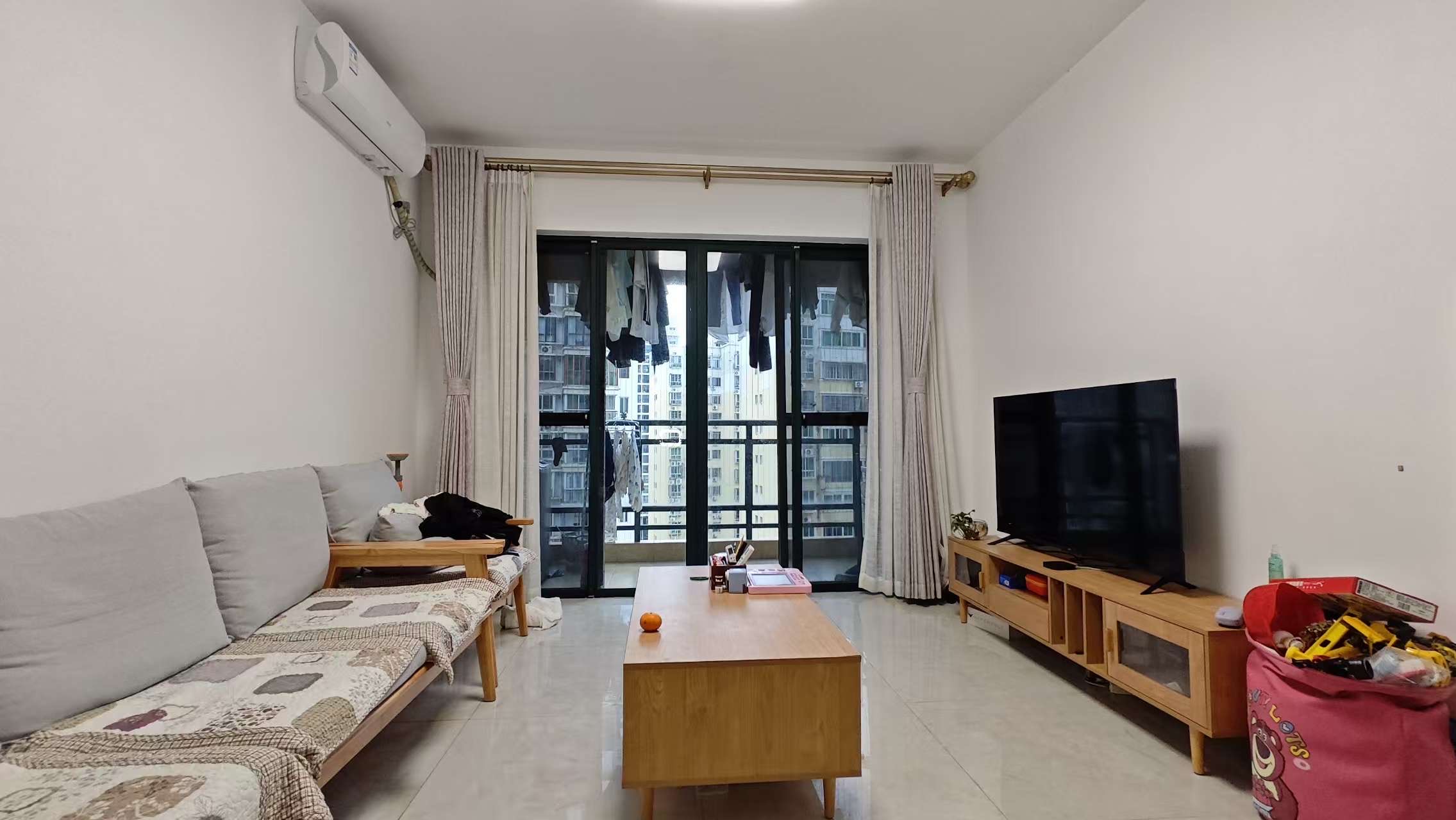 江海郡  2室1厅1卫    2500.0元/月室内图