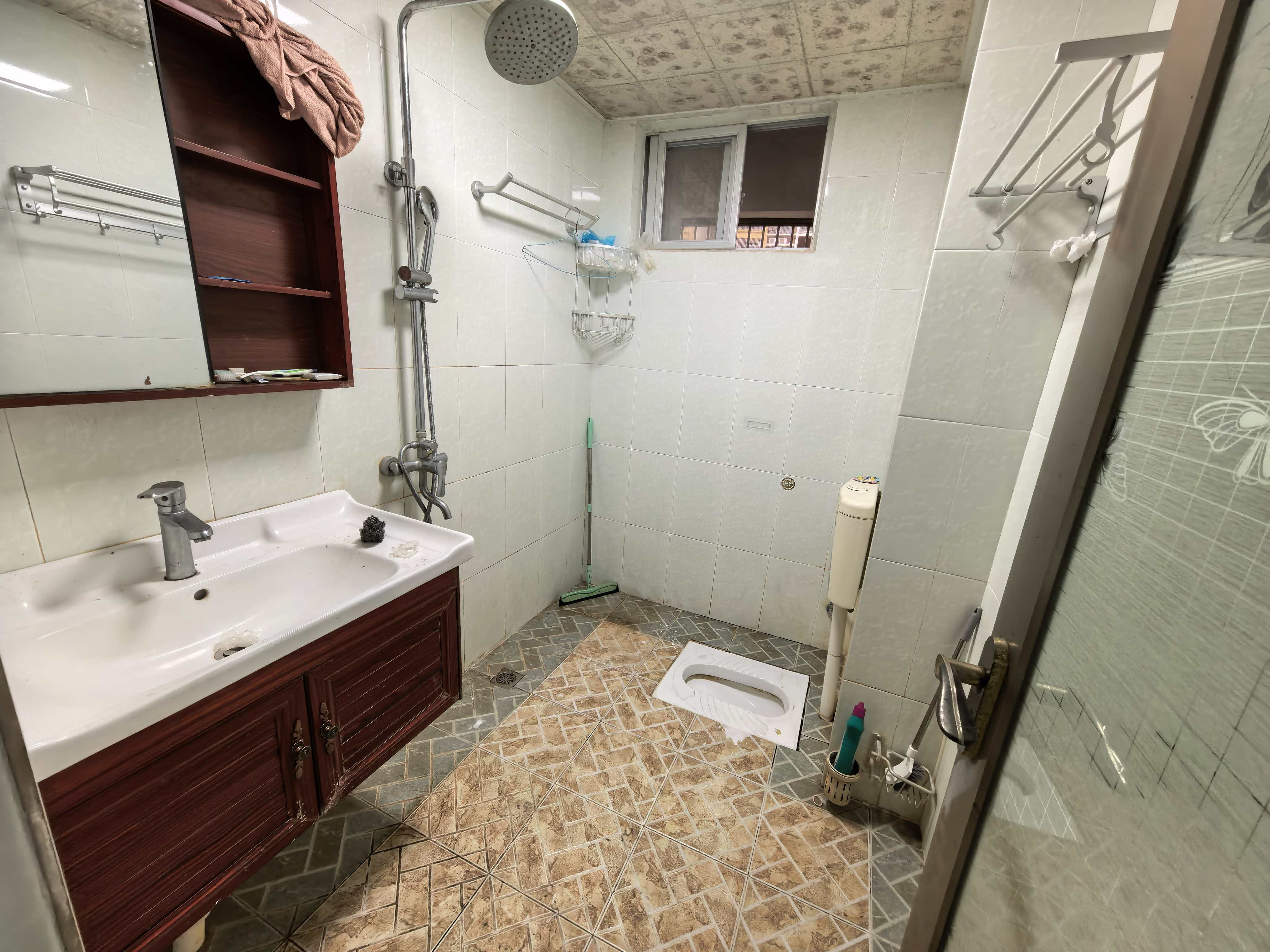 水滨花园二期  3室2厅1卫    2200.0元/月室内图