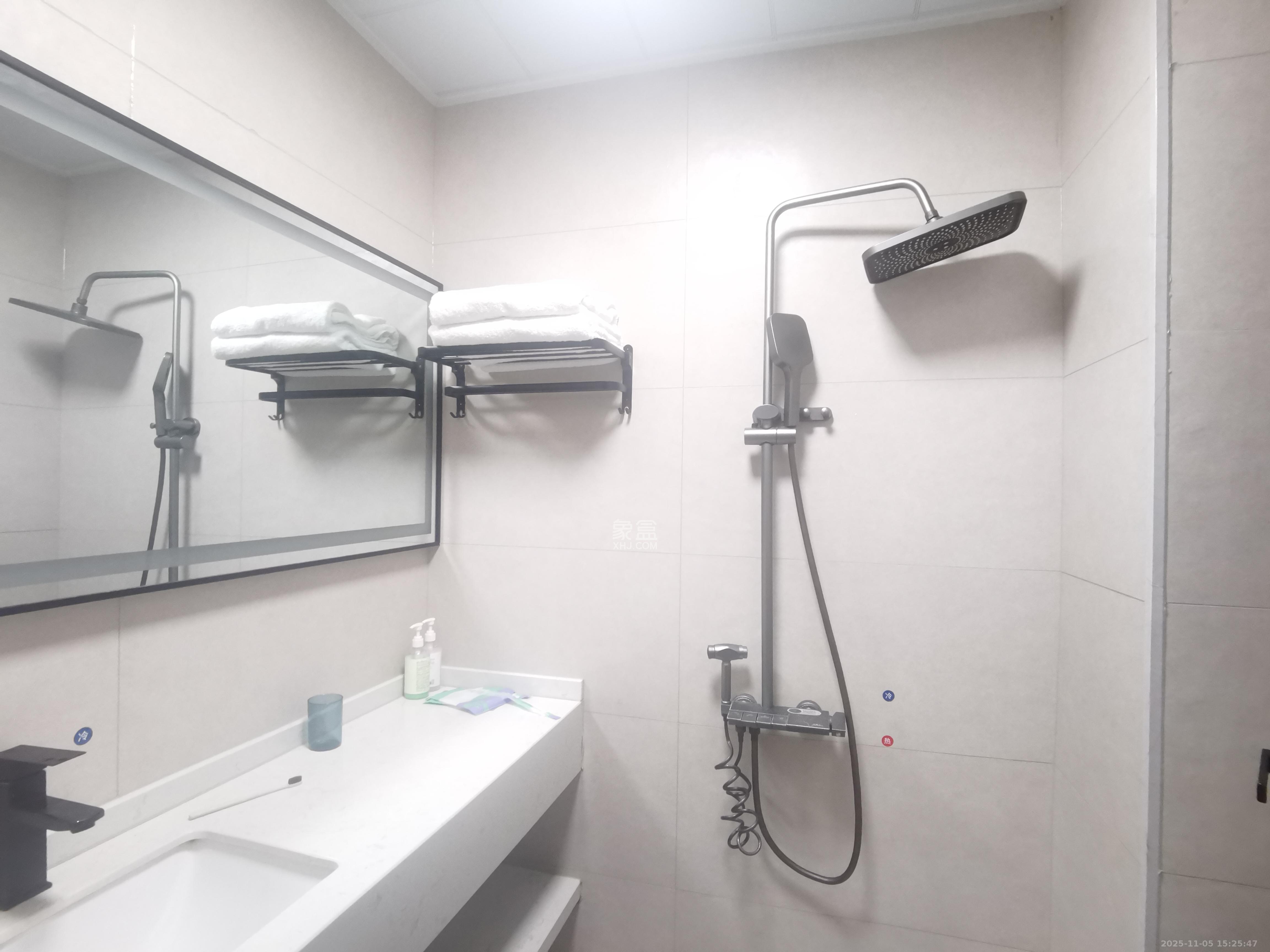 新城悦隽公园  1室1厅1卫    1600.0元/月室内图