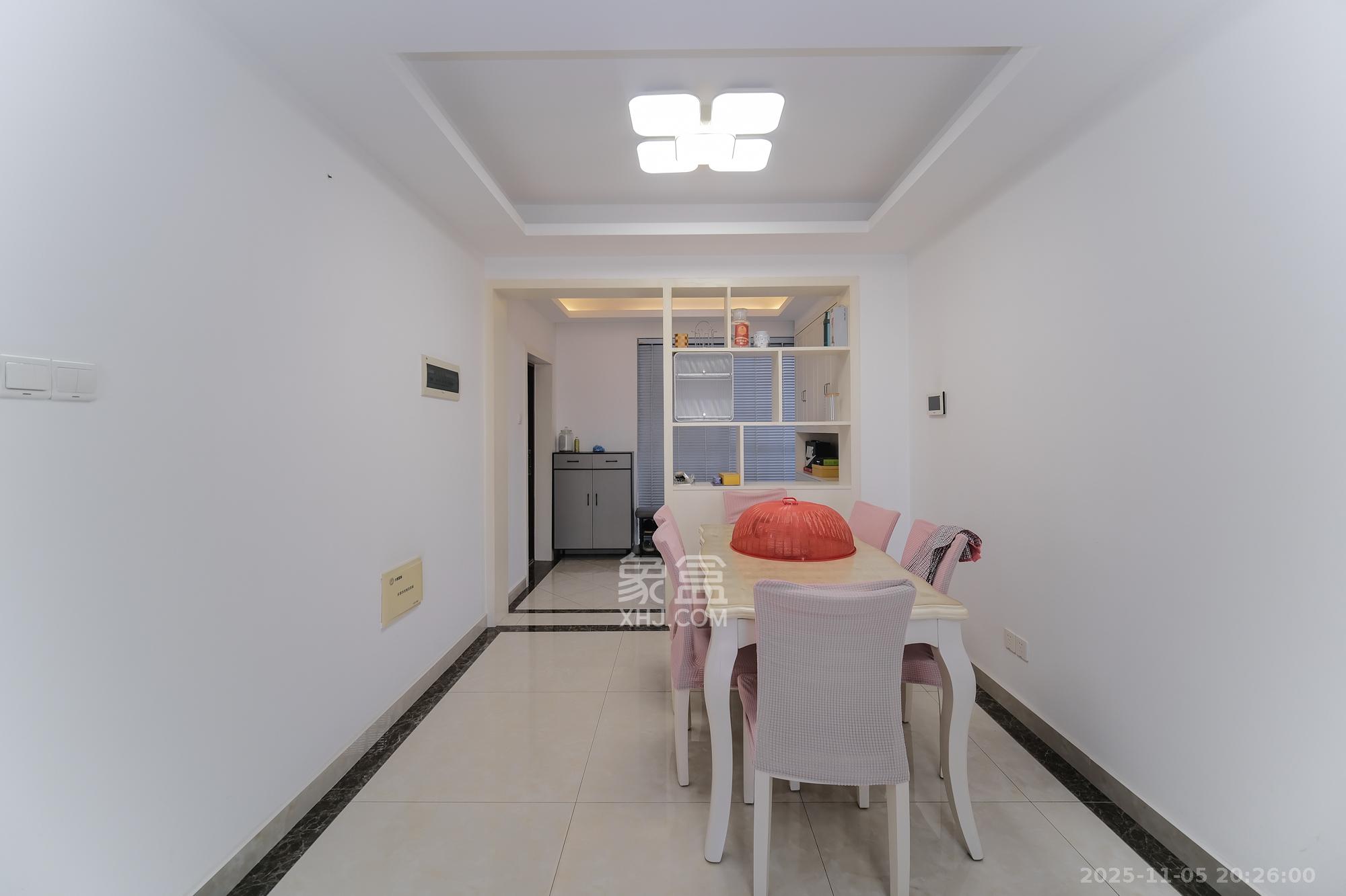 丰源国际  3室2厅1卫    78.0万客厅