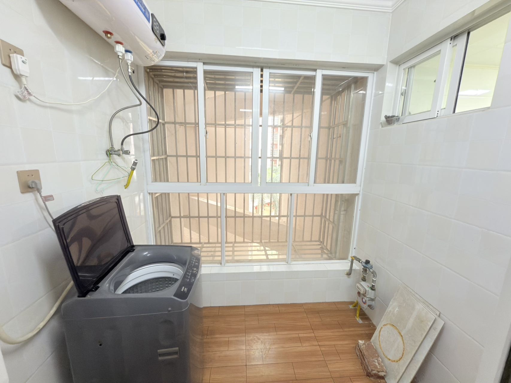 博雅花园 3室2厅1卫 2300.0元/月 博雅花园 3室2厅1卫 2300.0元/月室内图