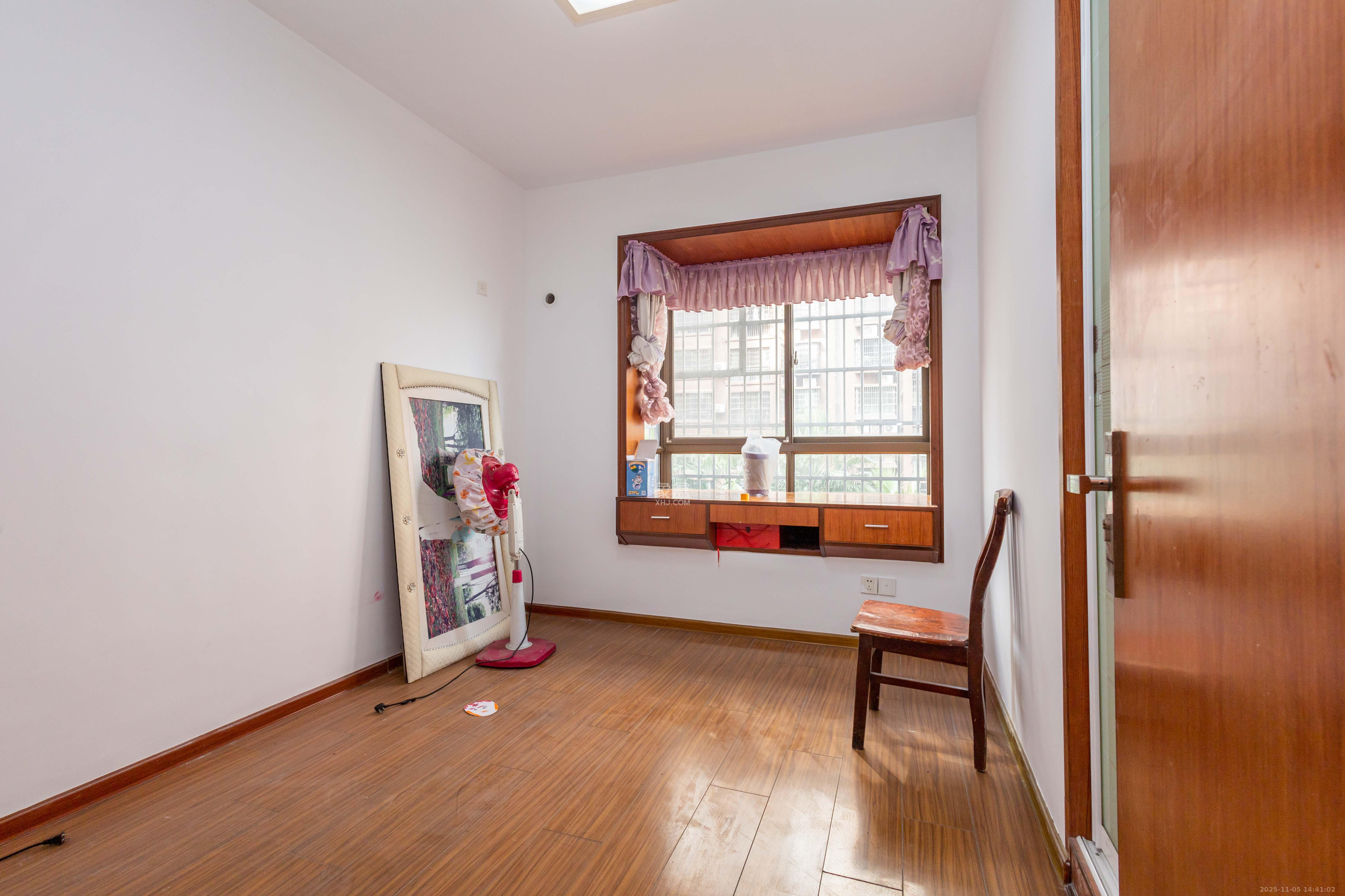 方略潇邦  3室2厅2卫    56.8万卧室