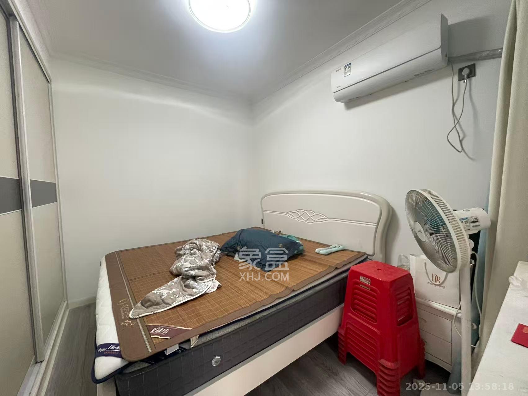 保利东郡 4室2厅2卫 2200.0元/月 保利东郡 4室2厅2卫 2200.0元/月室内图