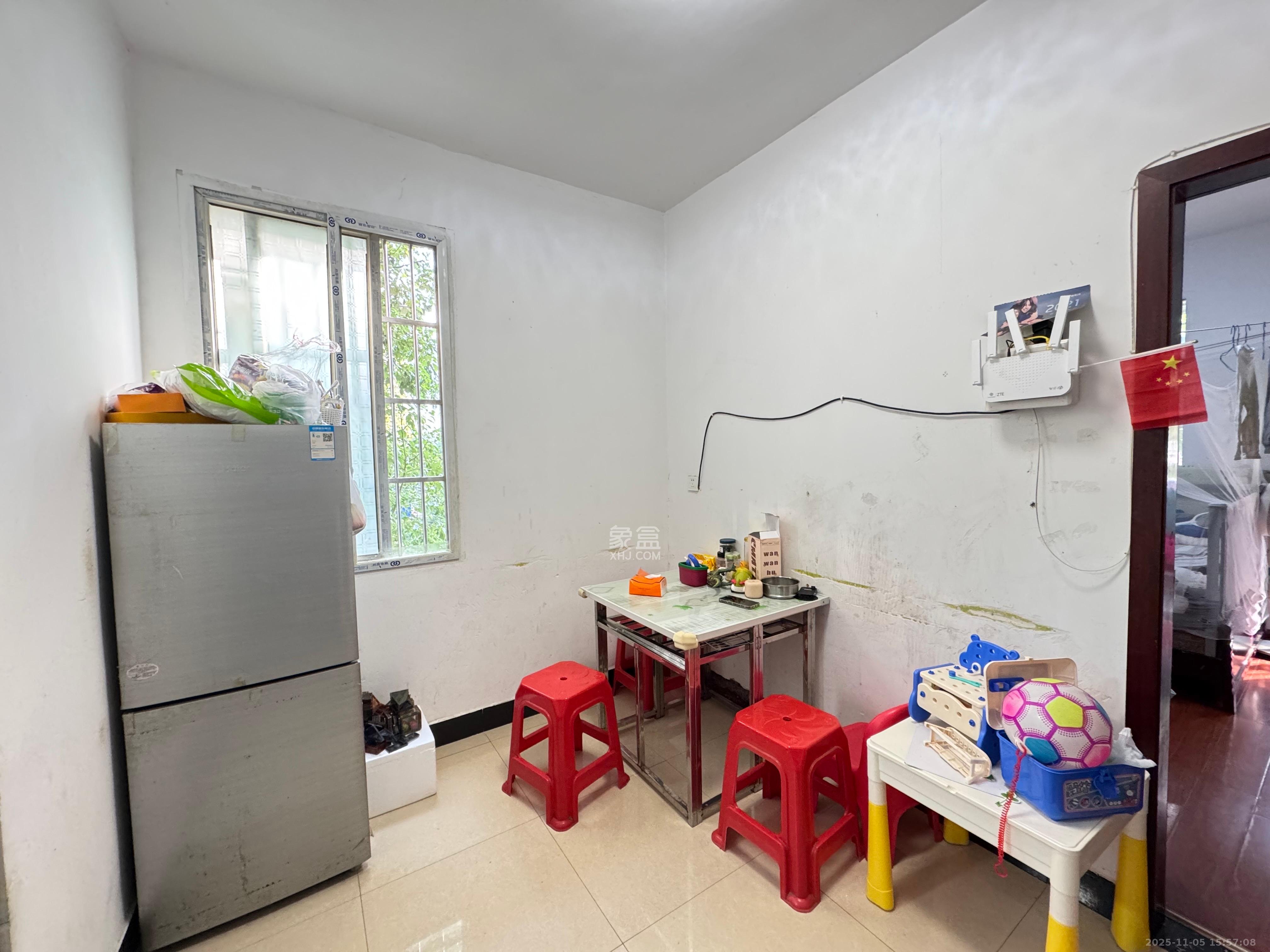 牛奶公司宿舍（和达公寓）  2室2厅1卫    1500.0元/月室内图