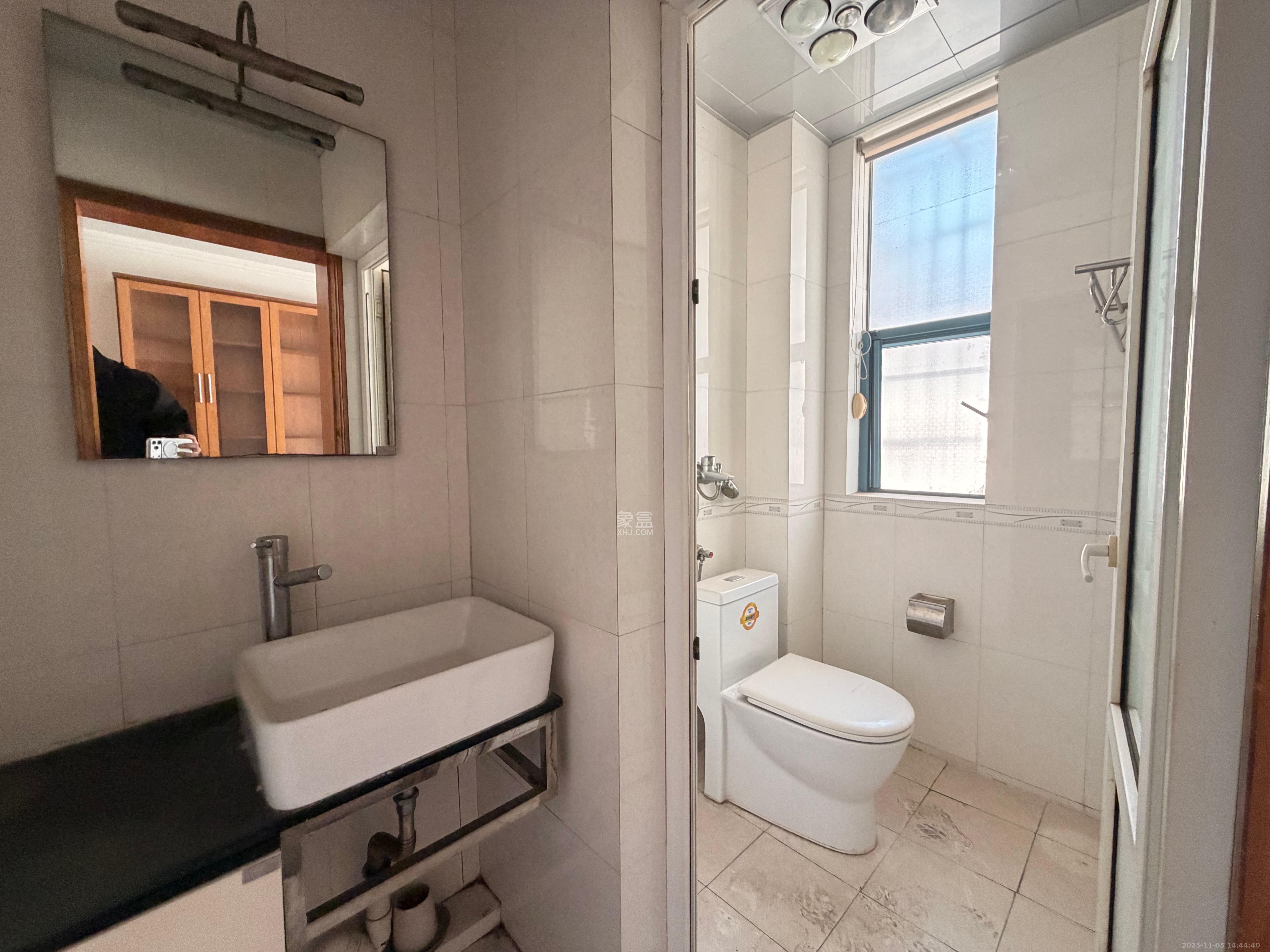 湘龙家园  5室2厅2卫    3000.0元/月室内图