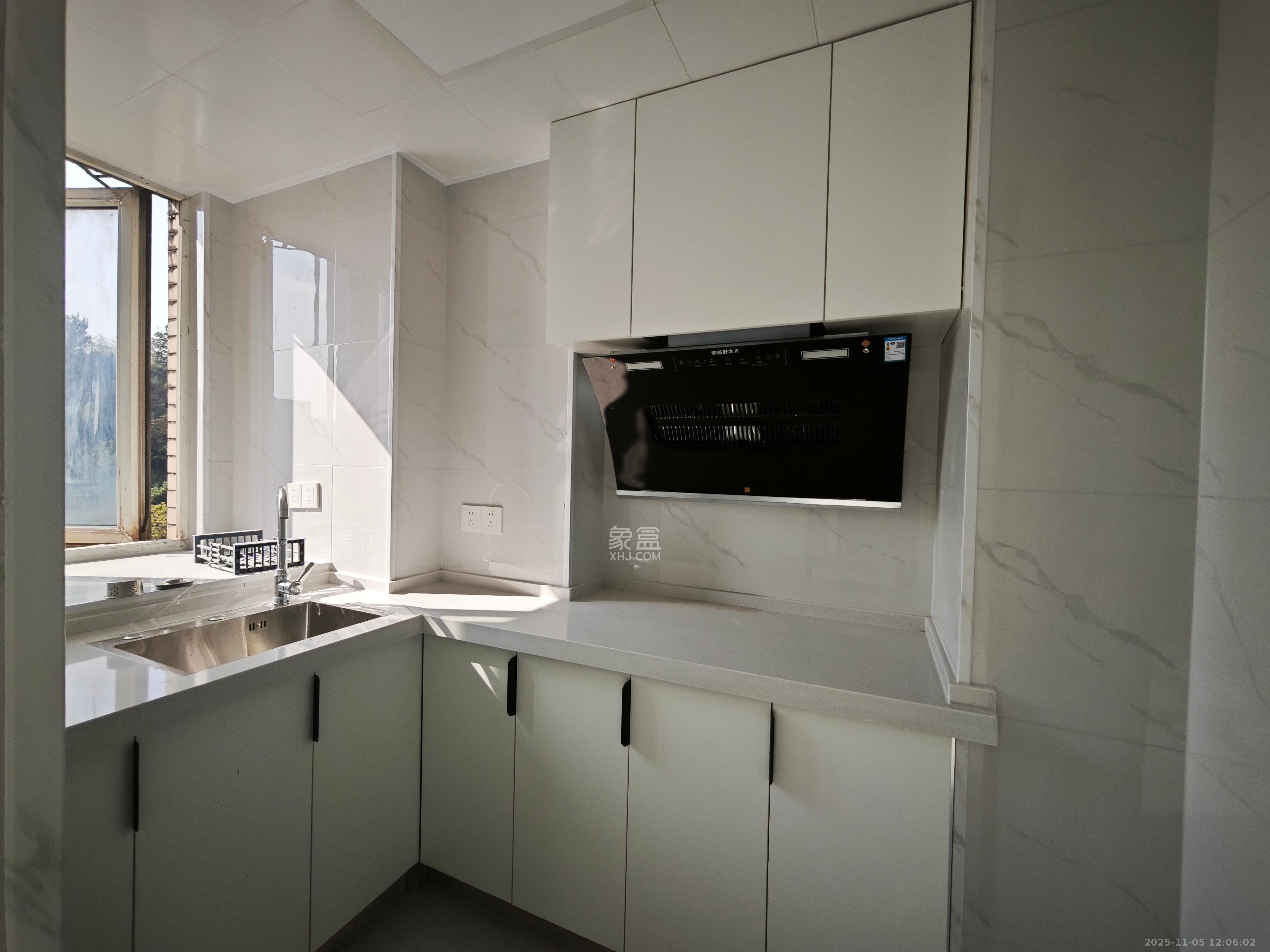 汇金城/嘉华城一期  2室2厅1卫    2300.0元/月室内图