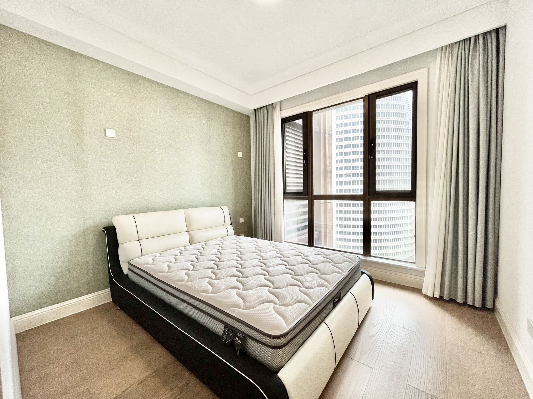 海航豪庭北苑  5室2厅4卫    9500.0元/月室内图