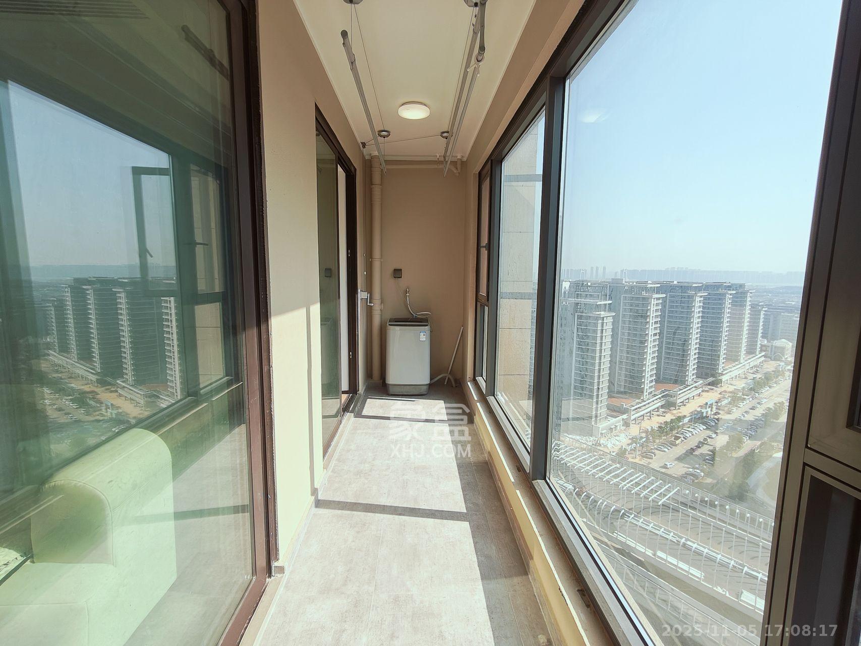 万科滨河道  3室2厅2卫    3000.0元/月室内图