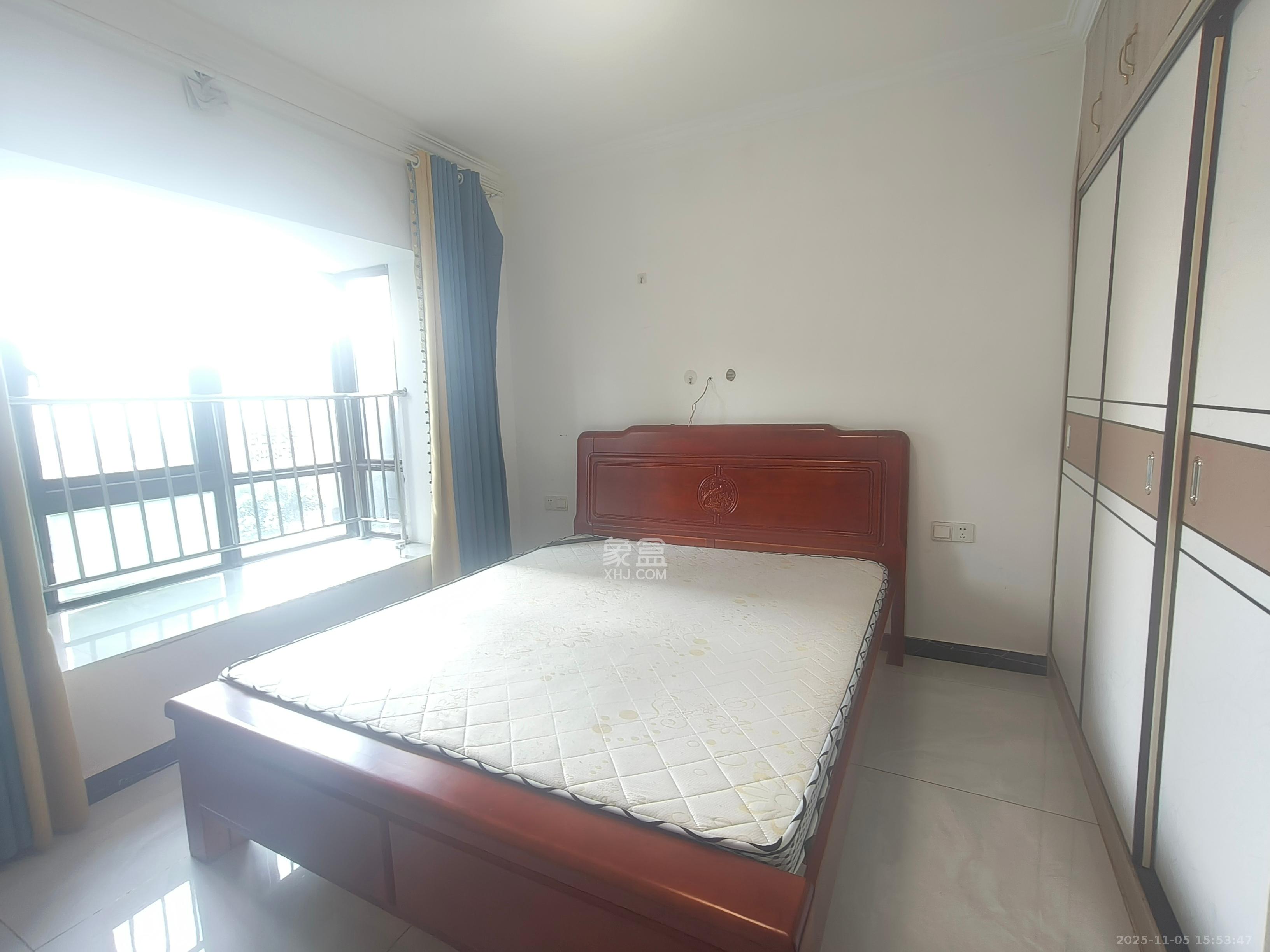 东方美地  4室2厅2卫    3200.0元/月室内图