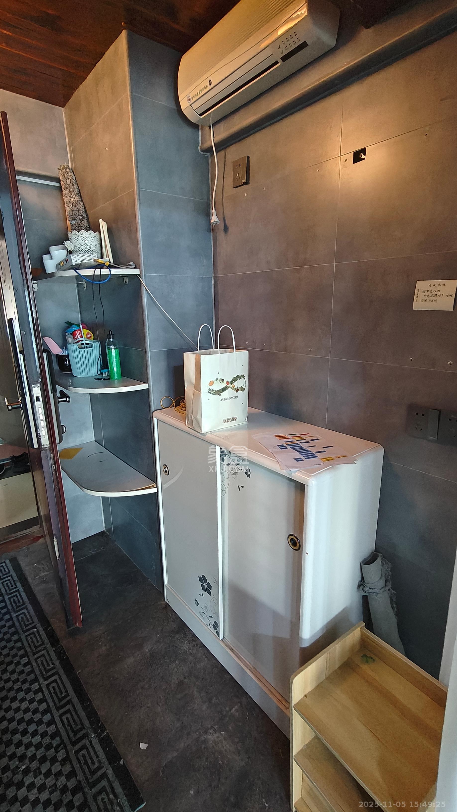 中盛小家碧寓  1室1厅1卫    1300.0元/月