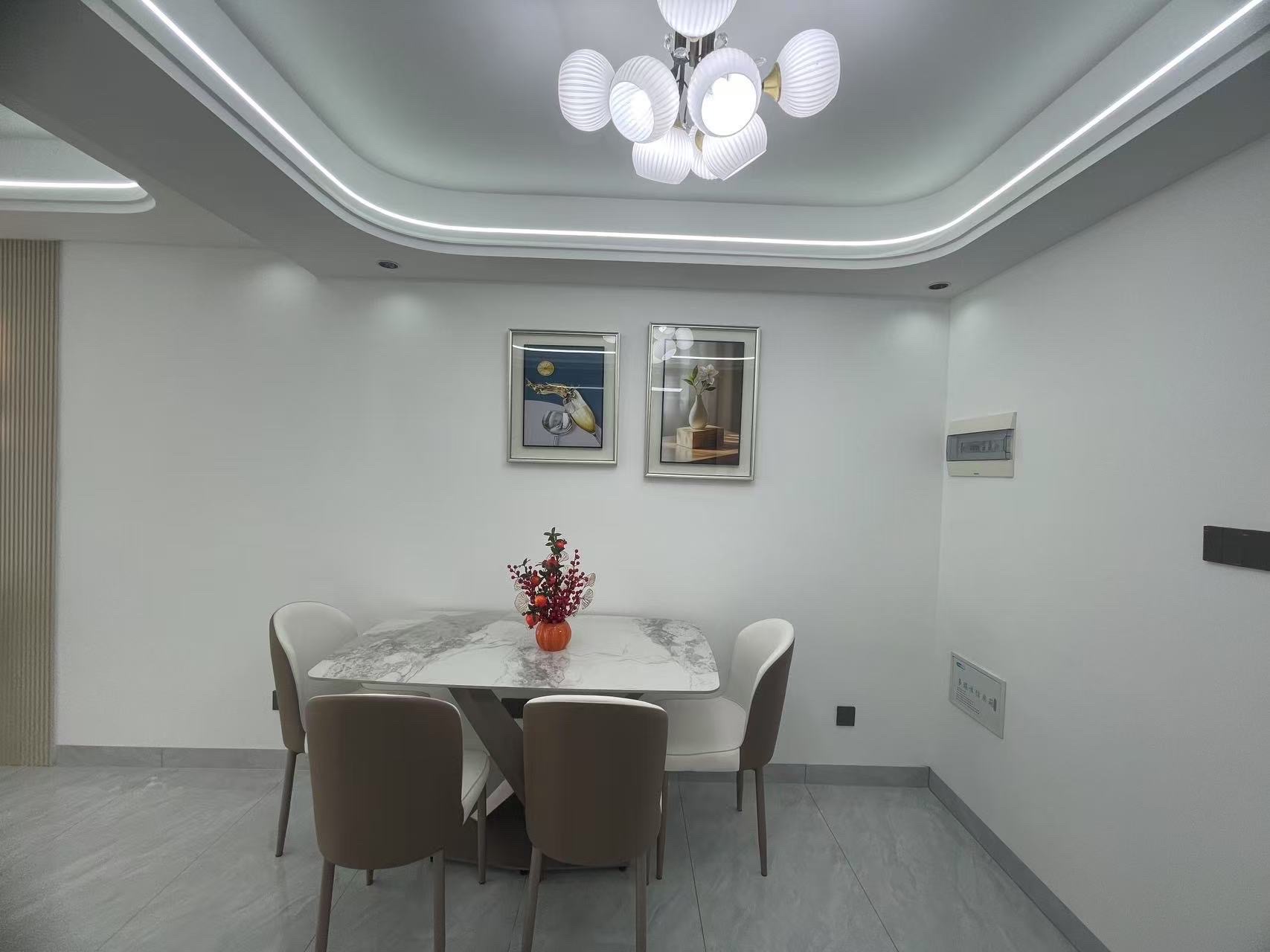 海航城  2室1厅1卫    106.0万客厅