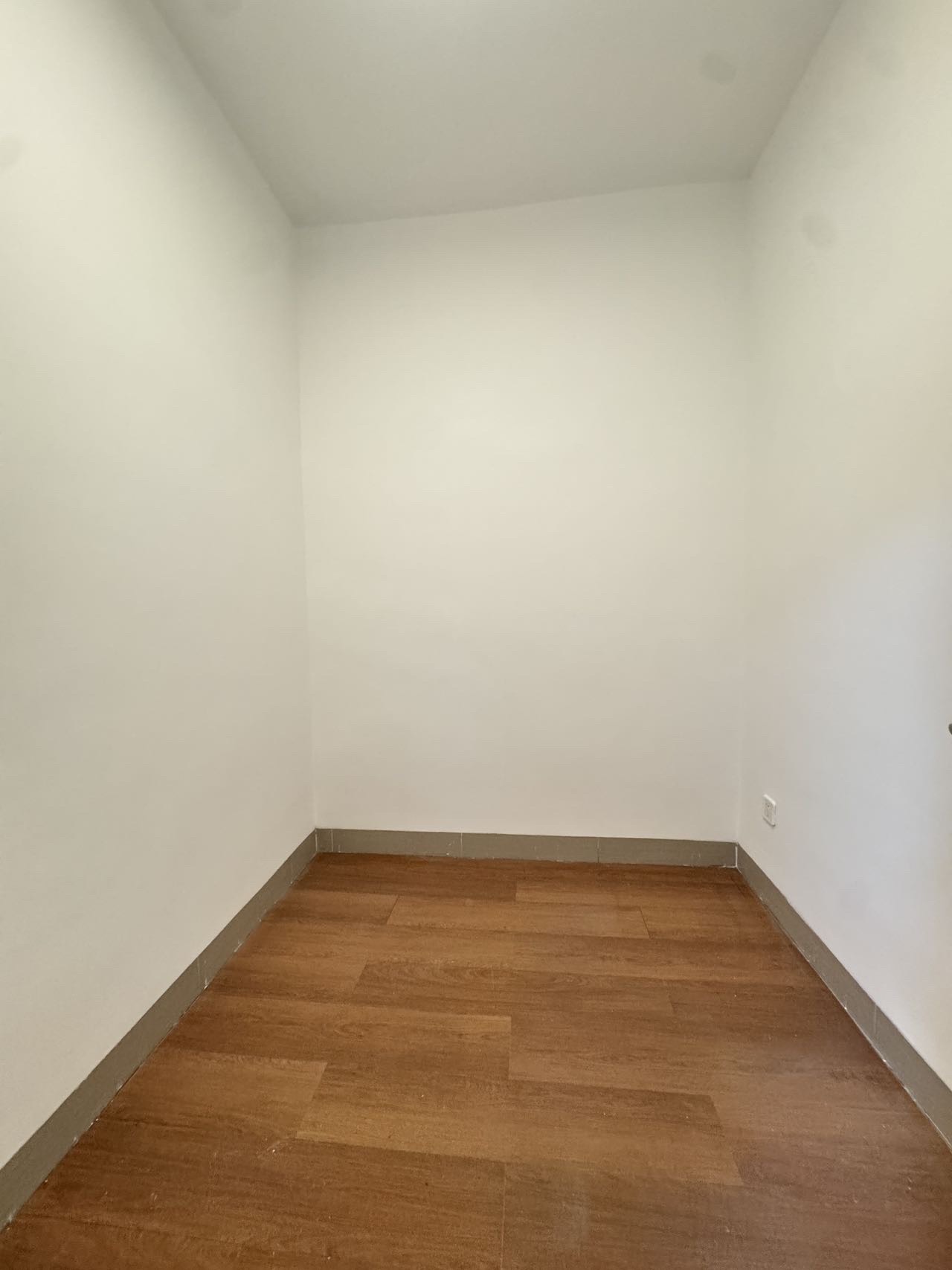 和谐家园(锦和广场) 6室3厅4卫 318.0万 和谐家园(锦和广场) 6室3厅4卫 318.0万客厅