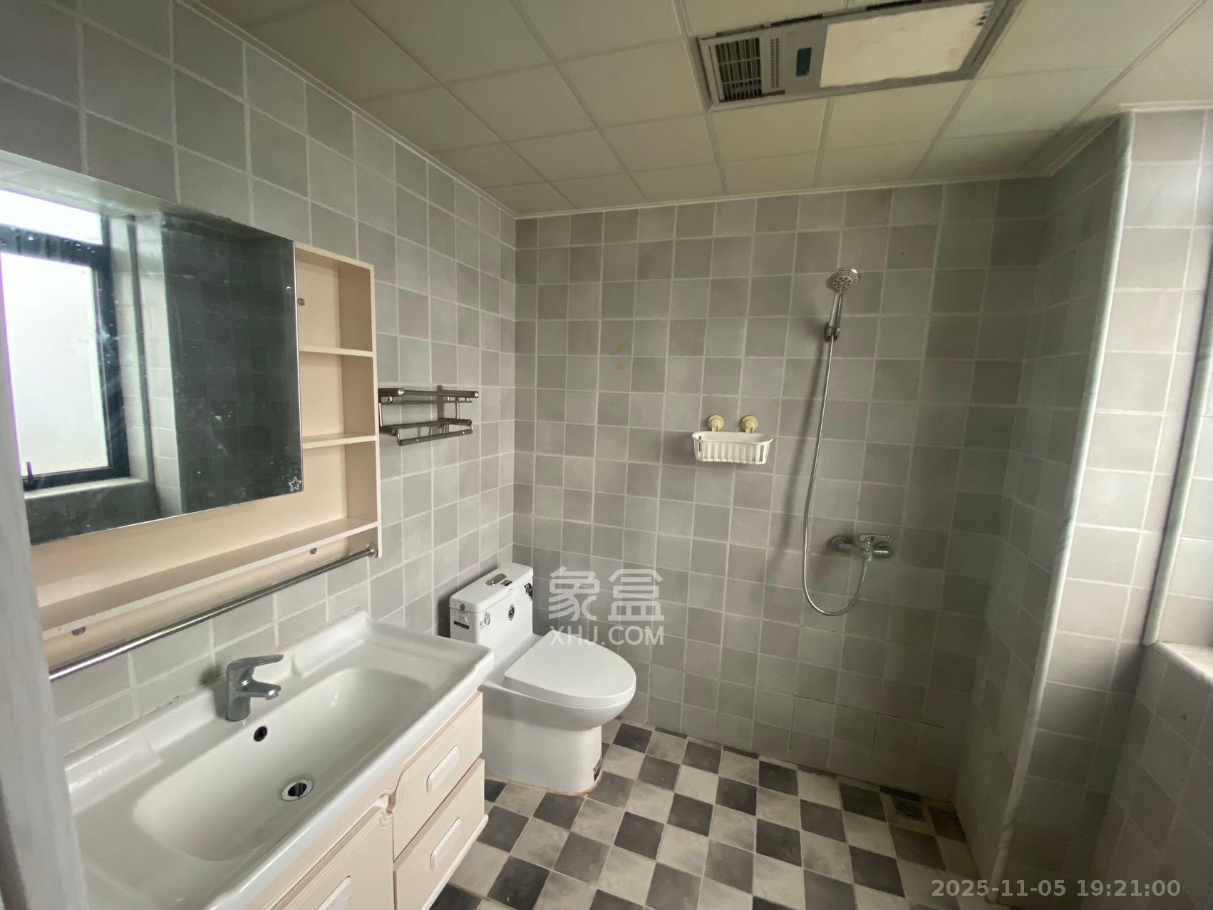 中建信和城  3室2厅2卫    3100.0元/月室内图