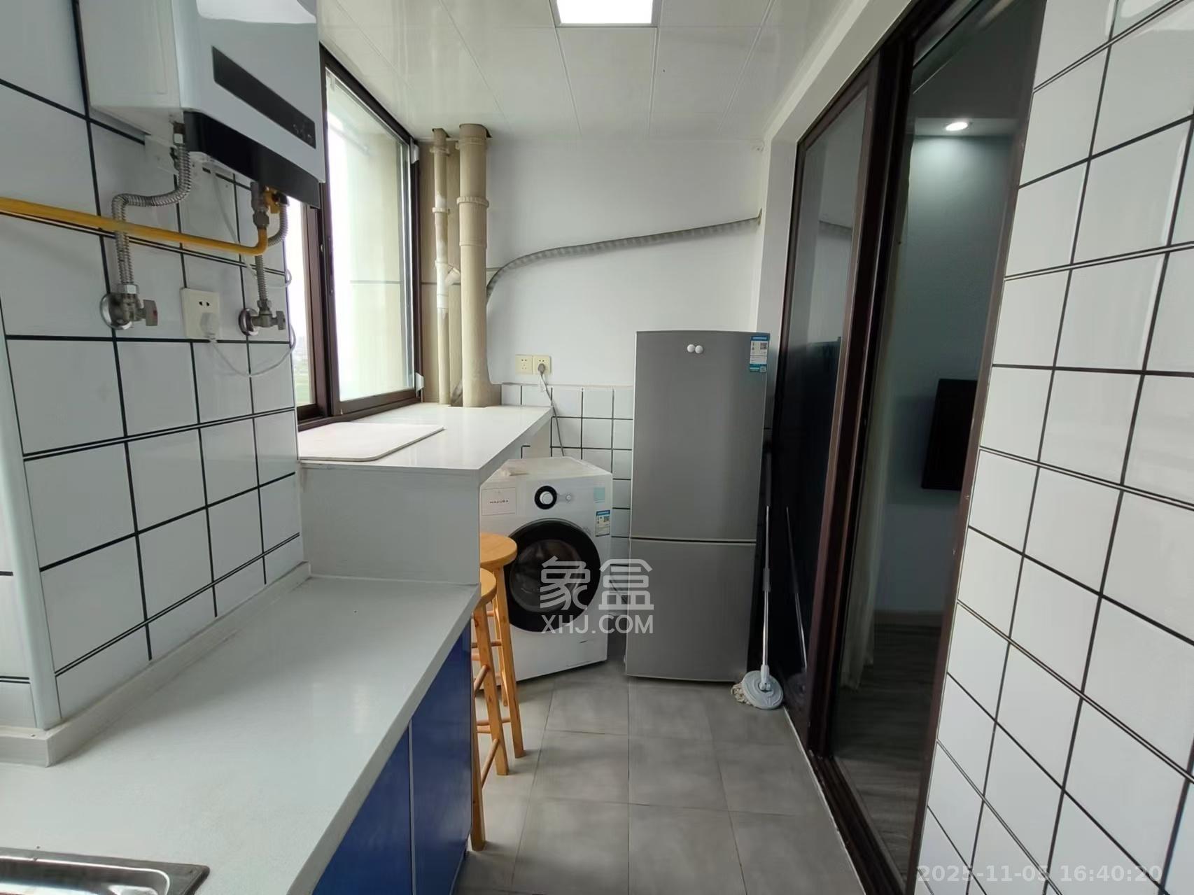 国泰九龙湾  1室1厅1卫    1400.0元/月室内图