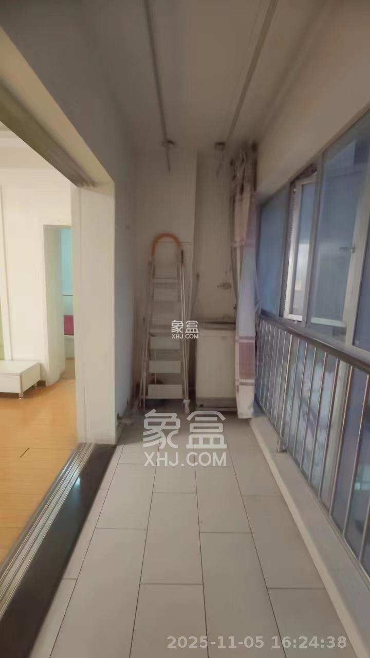 左岸右岸 2室1厅1卫 2100.0元/月 左岸右岸 2室1厅1卫 2100.0元/月室内图