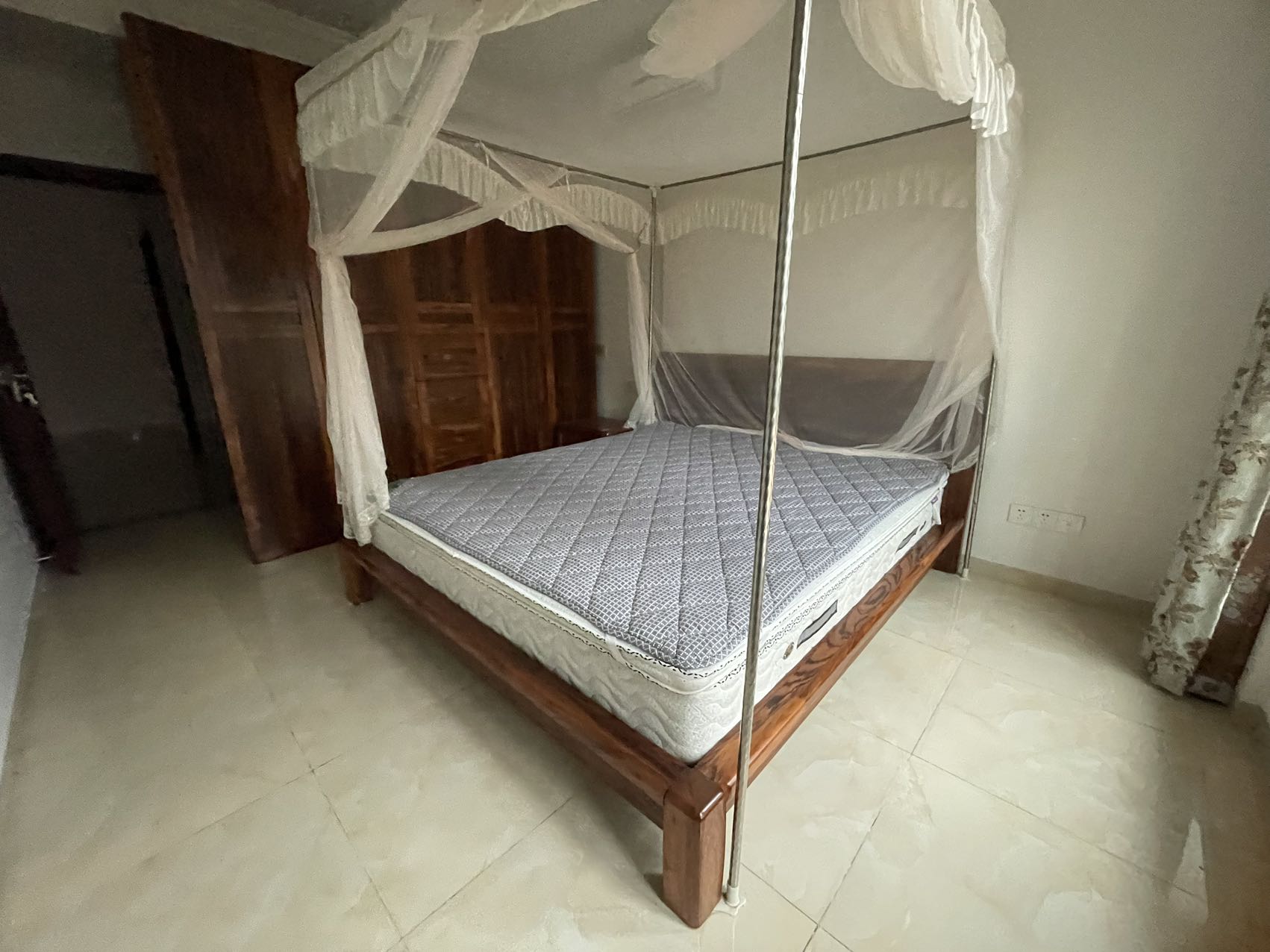 江畔人家 2室2厅1卫 2300.0元/月 江畔人家 2室2厅1卫 2300.0元/月室内图