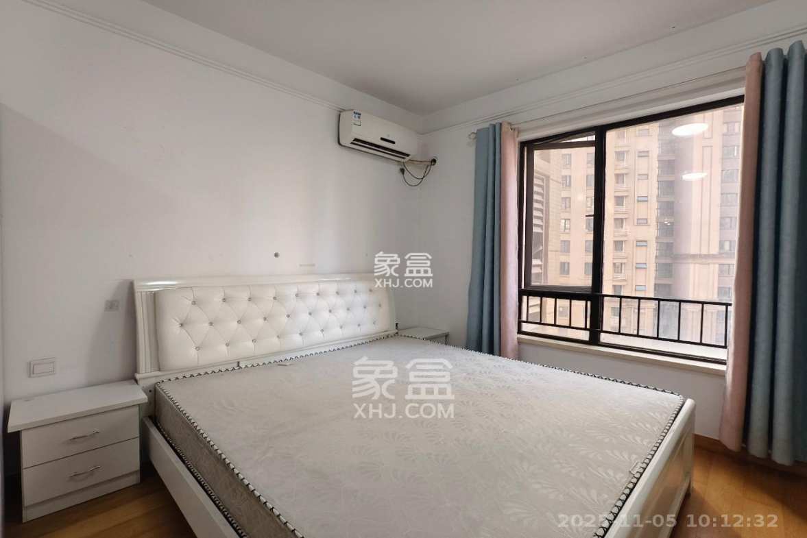 中海国际三期 3室2厅2卫 2100.0元/月 中海国际三期 3室2厅2卫 2100.0元/月室内图