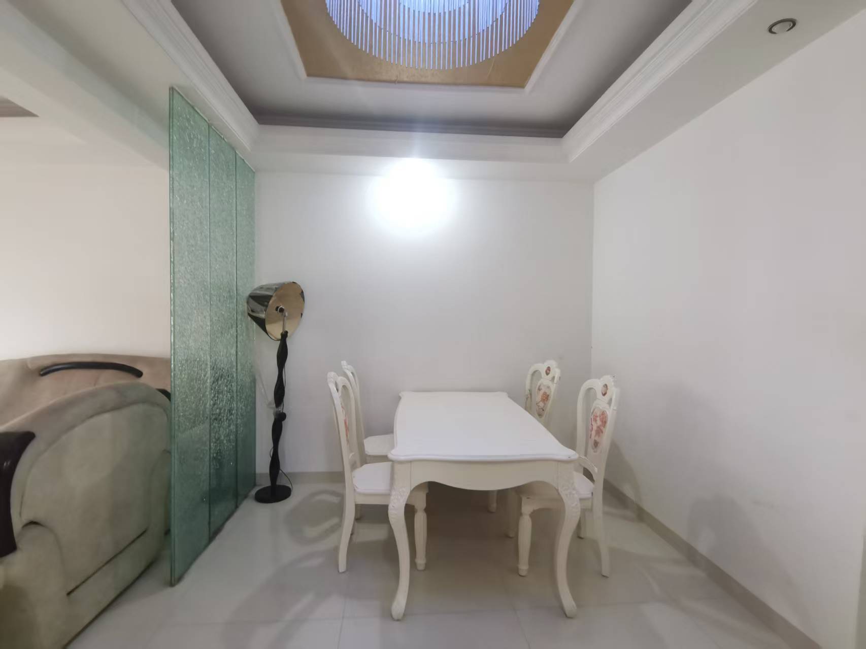 帝和华庭 2室2厅1卫 2600.0元/月 帝和华庭 2室2厅1卫 2600.0元/月室内图