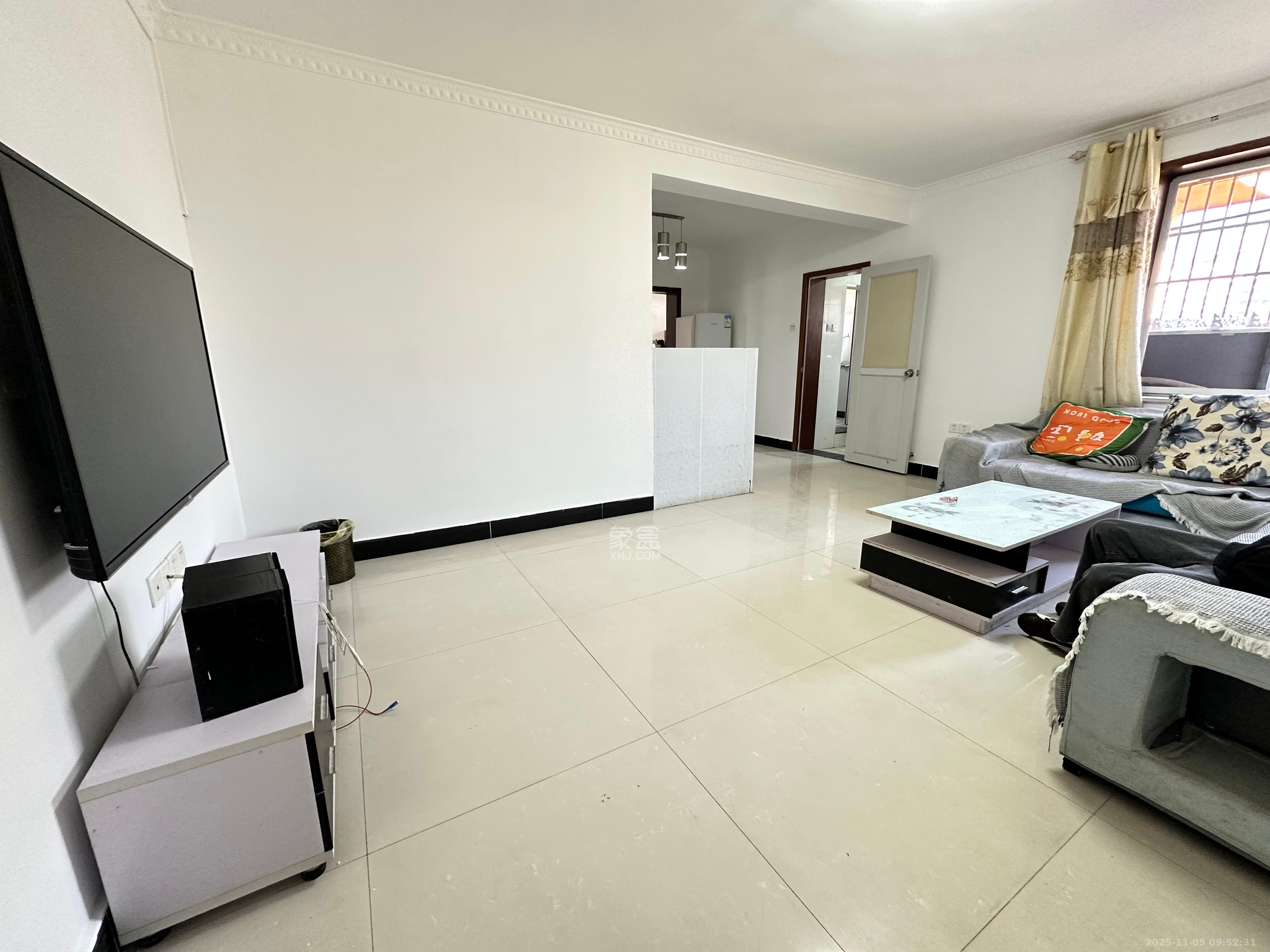 群芳园 3室1厅1卫 1700.0元/月 群芳园 3室1厅1卫 1700.0元/月室内图