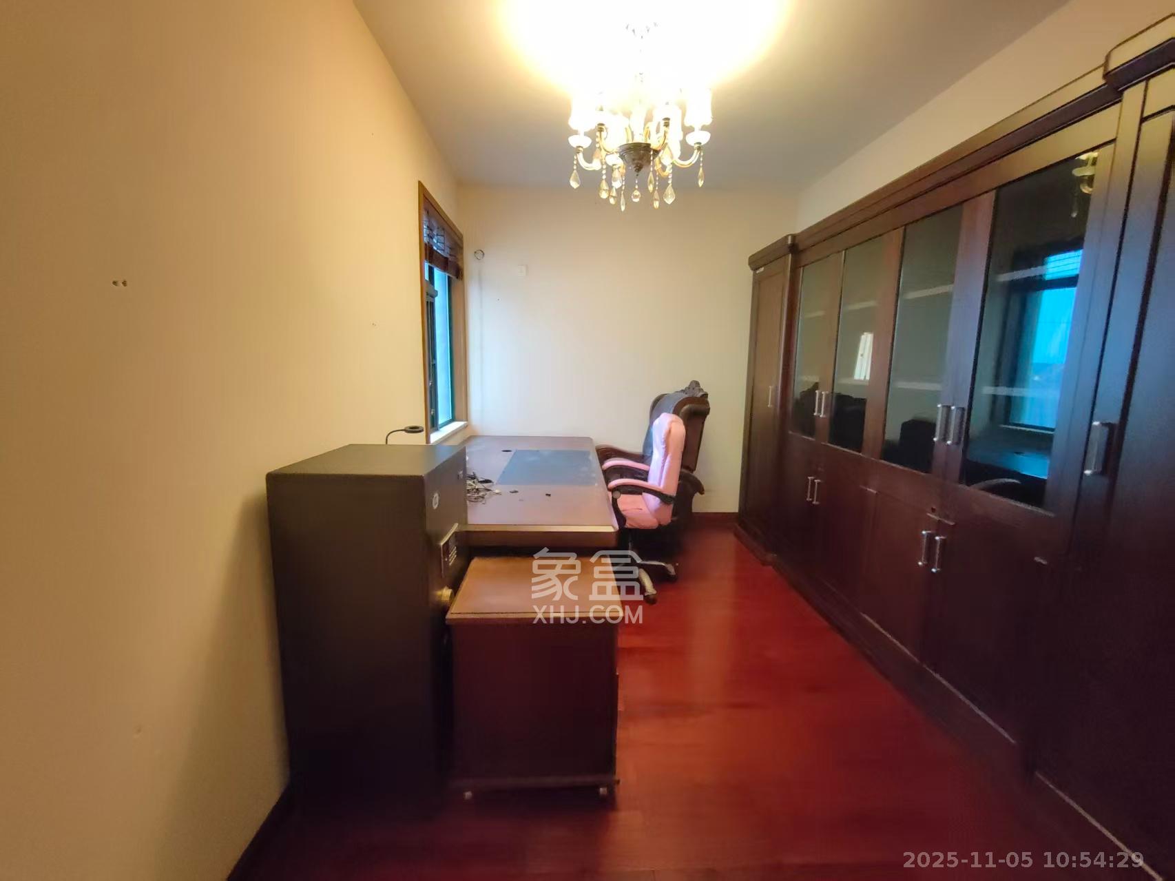 克拉美丽山庄（晟领国际）  4室2厅2卫    3800.0元/月室内图