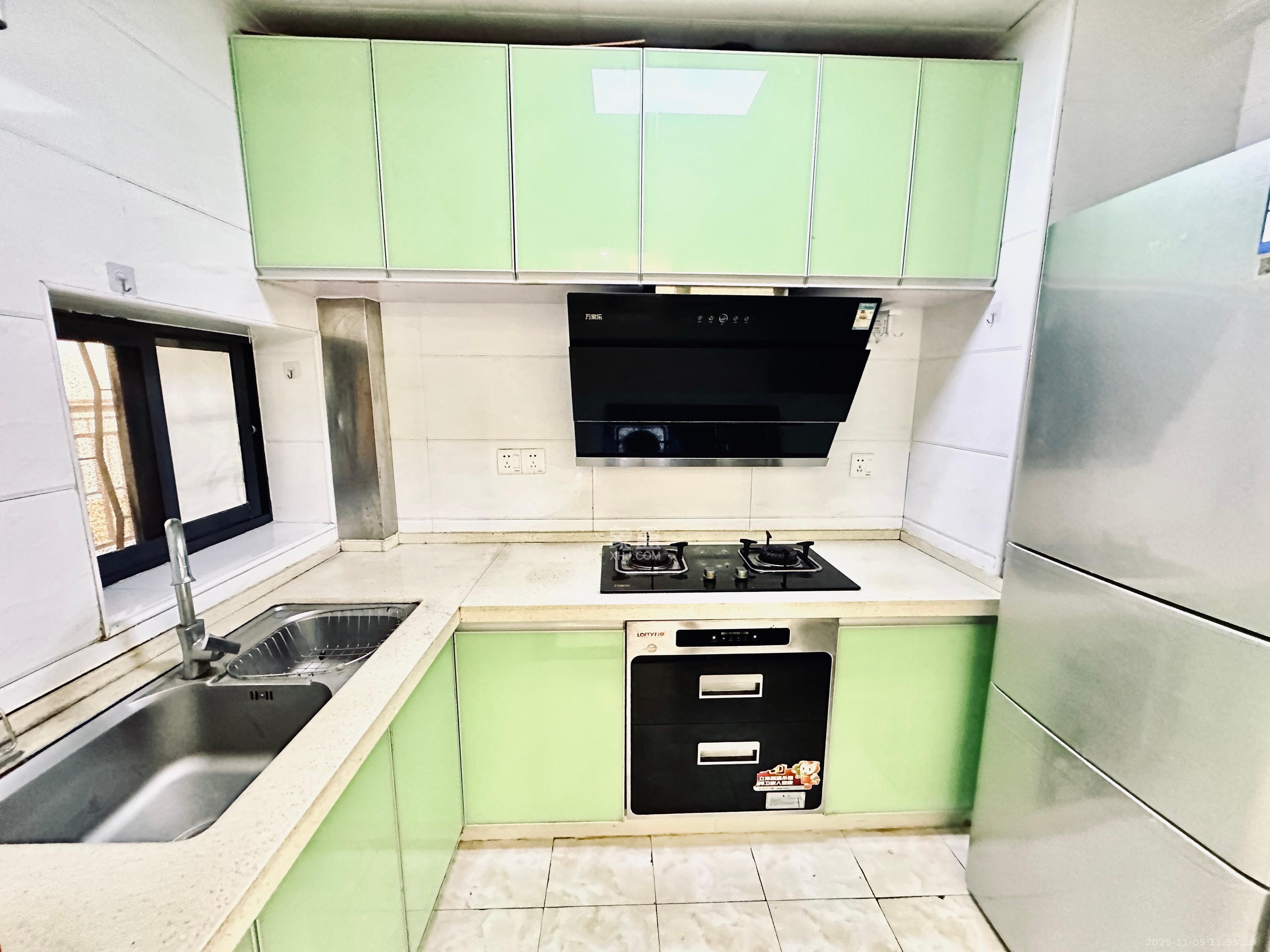 兰亭都荟(璟峰苑) 3室2厅1卫 2700.0元/月 兰亭都荟(璟峰苑) 3室2厅1卫 2700.0元/月室内图