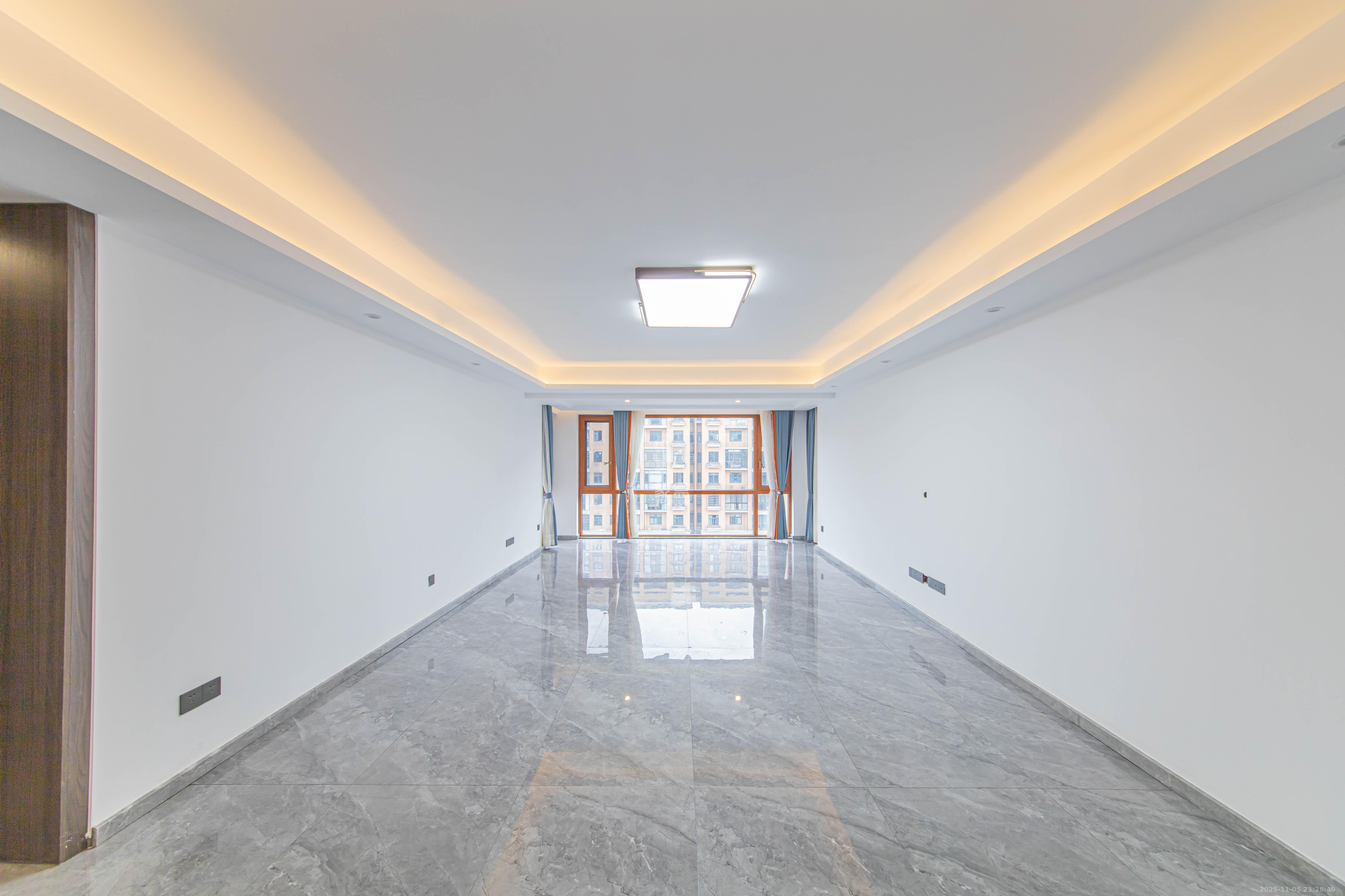 华天苑 3室2厅2卫 165.0万 华天苑 3室2厅2卫 165.0万客厅