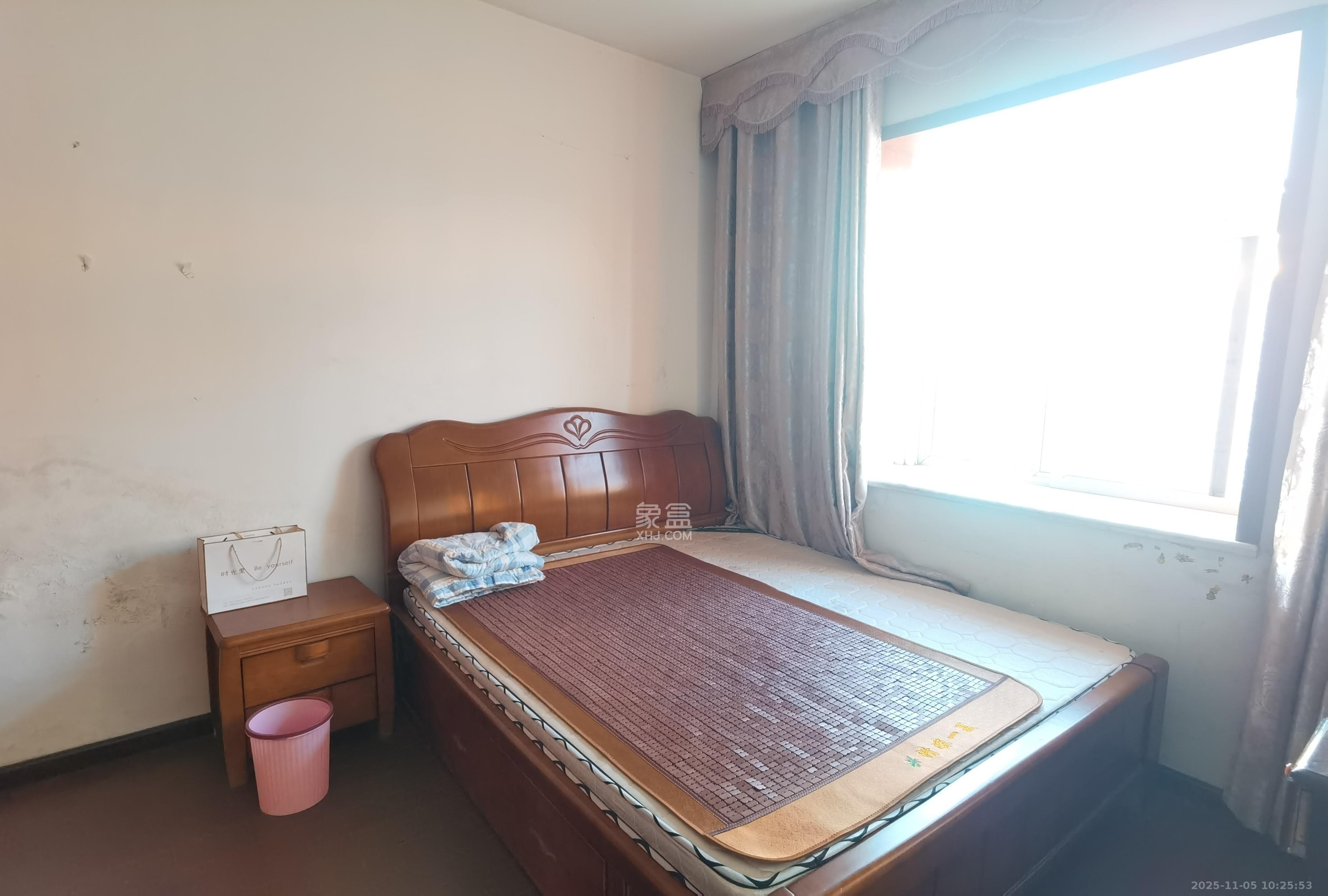 楚天家园  3室2厅2卫    1800.0元/月室内图